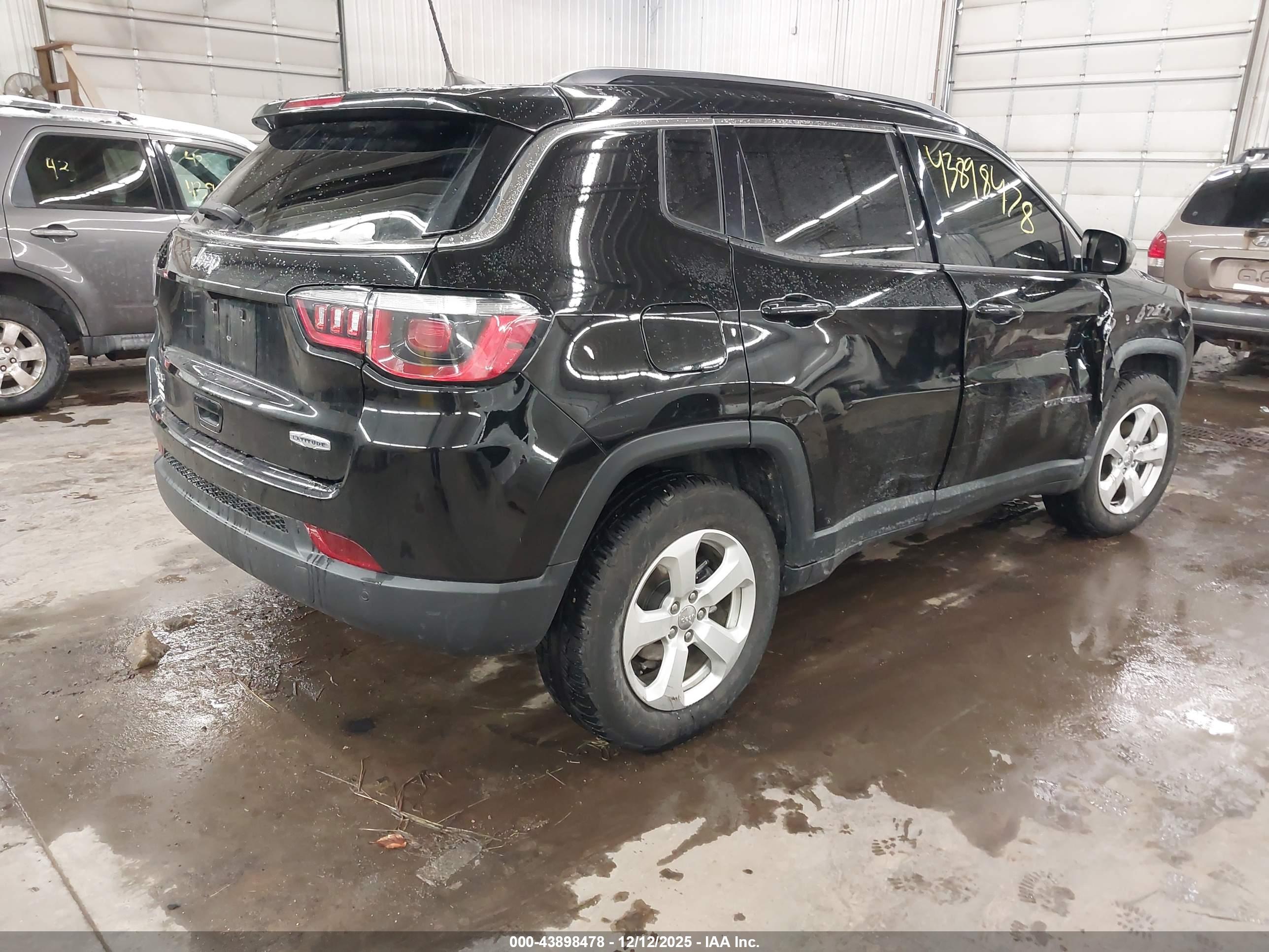 JEEP COMPASS image 4