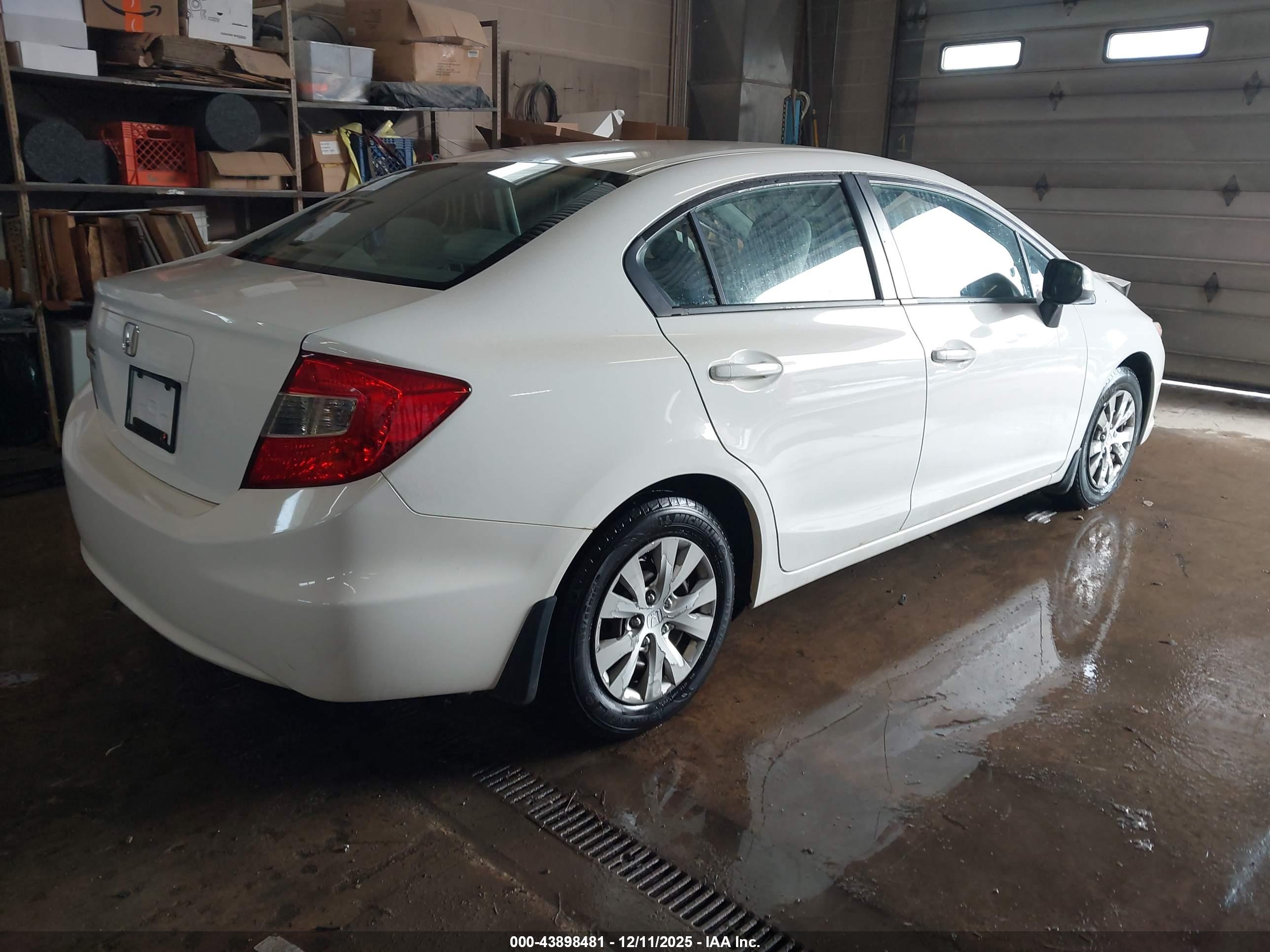 HONDA CIVIC image 4