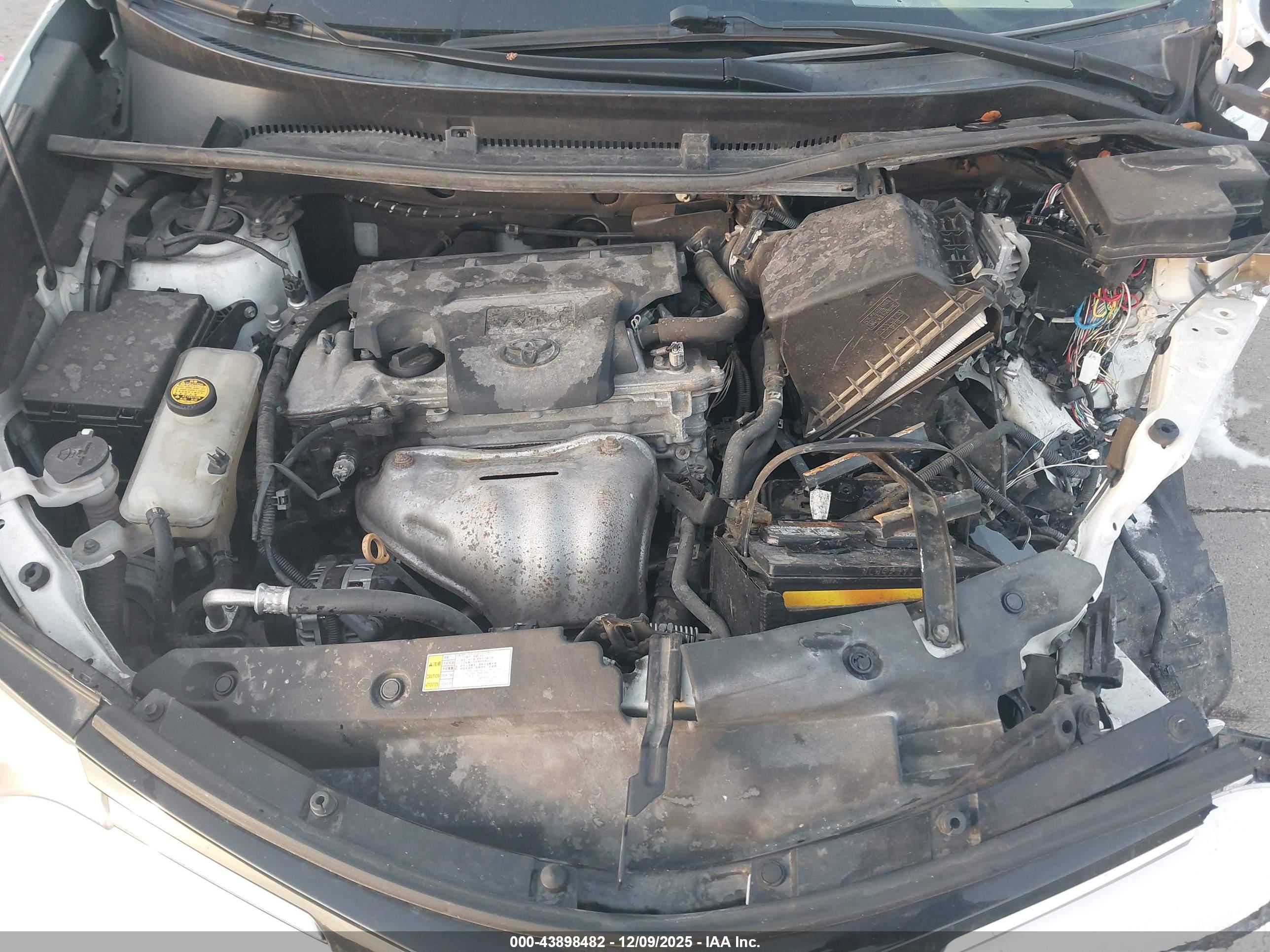 TOYOTA RAV4 image 10