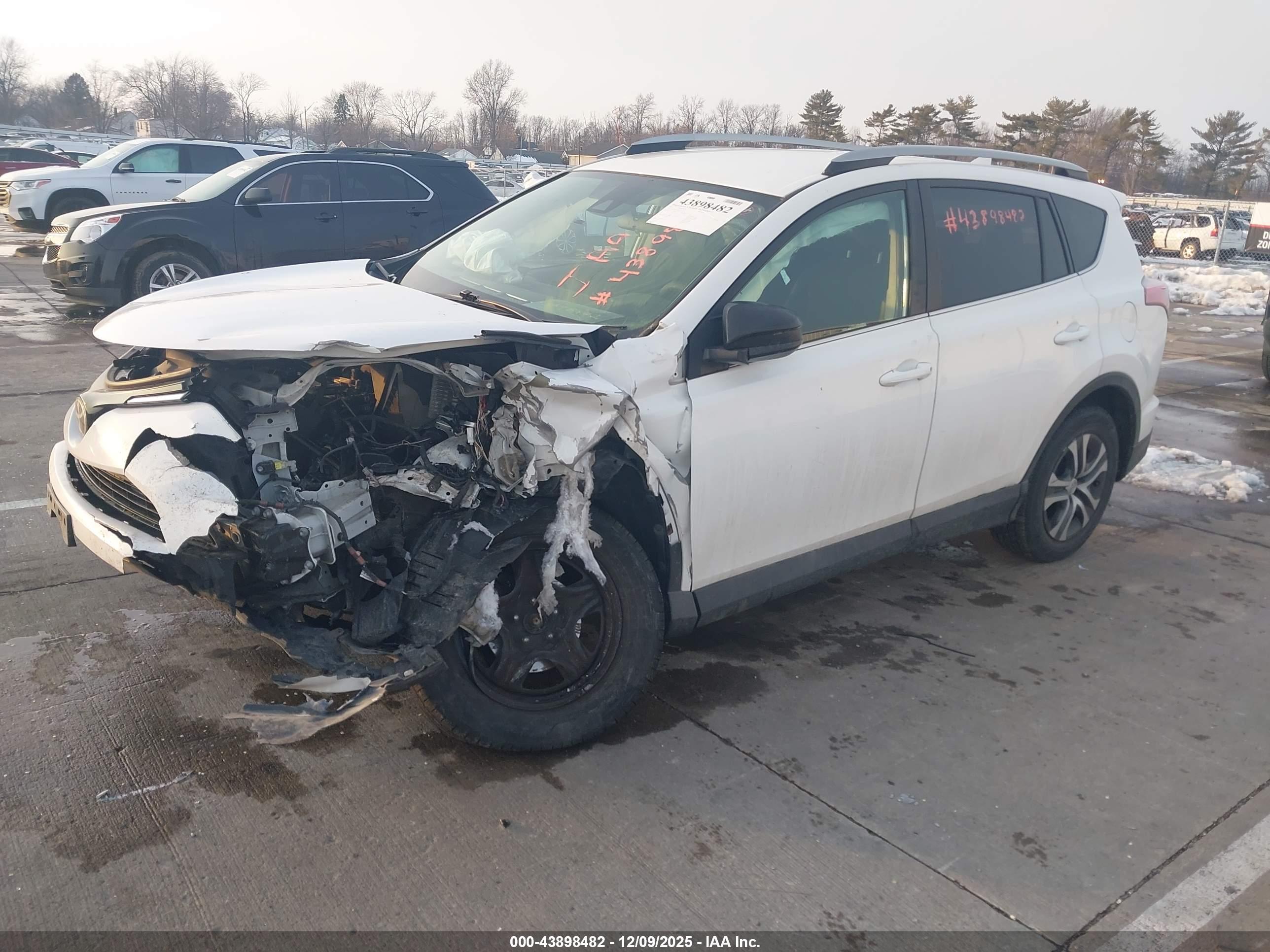 TOYOTA RAV4 image 2