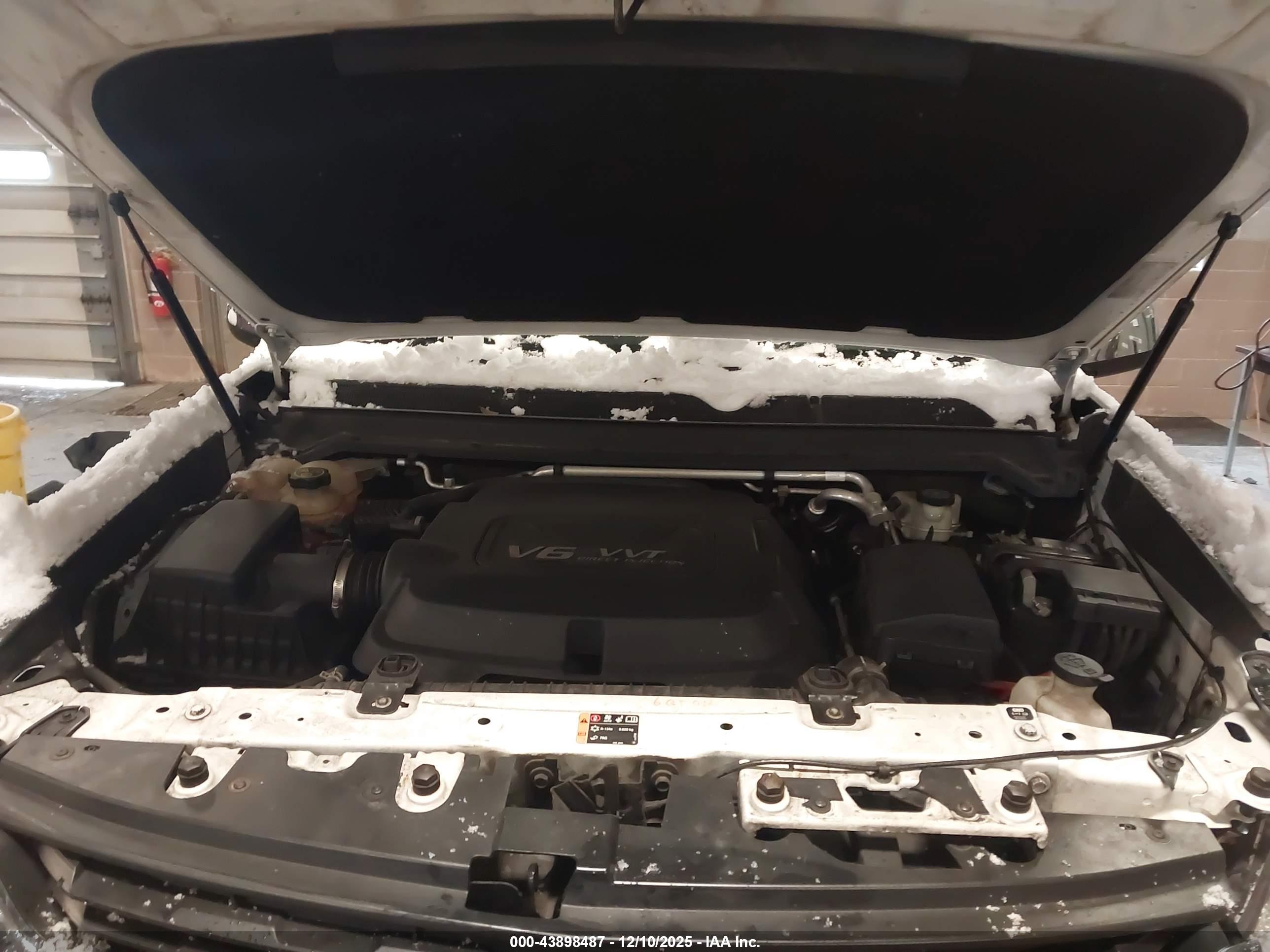 CHEVROLET COLORADO image 10
