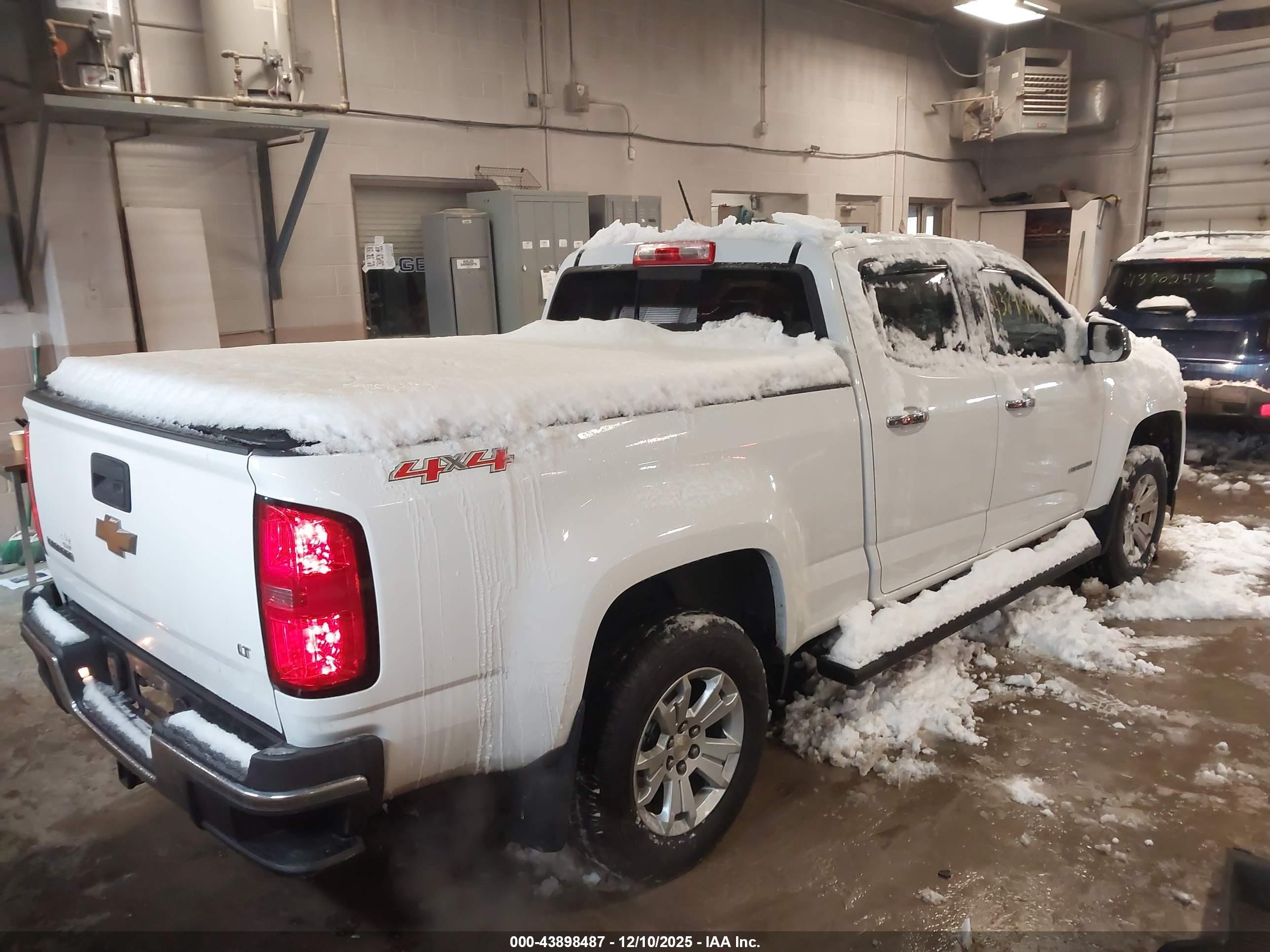 CHEVROLET COLORADO image 4