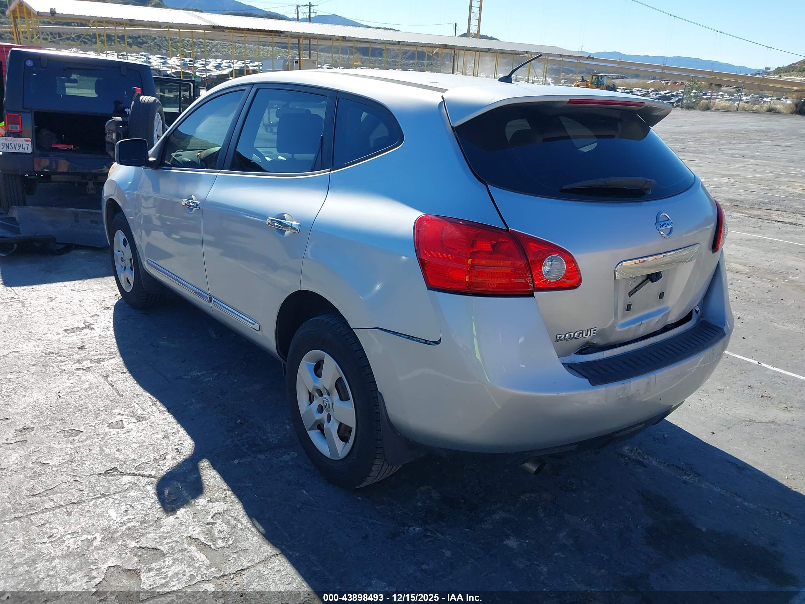 NISSAN ROGUE image 3