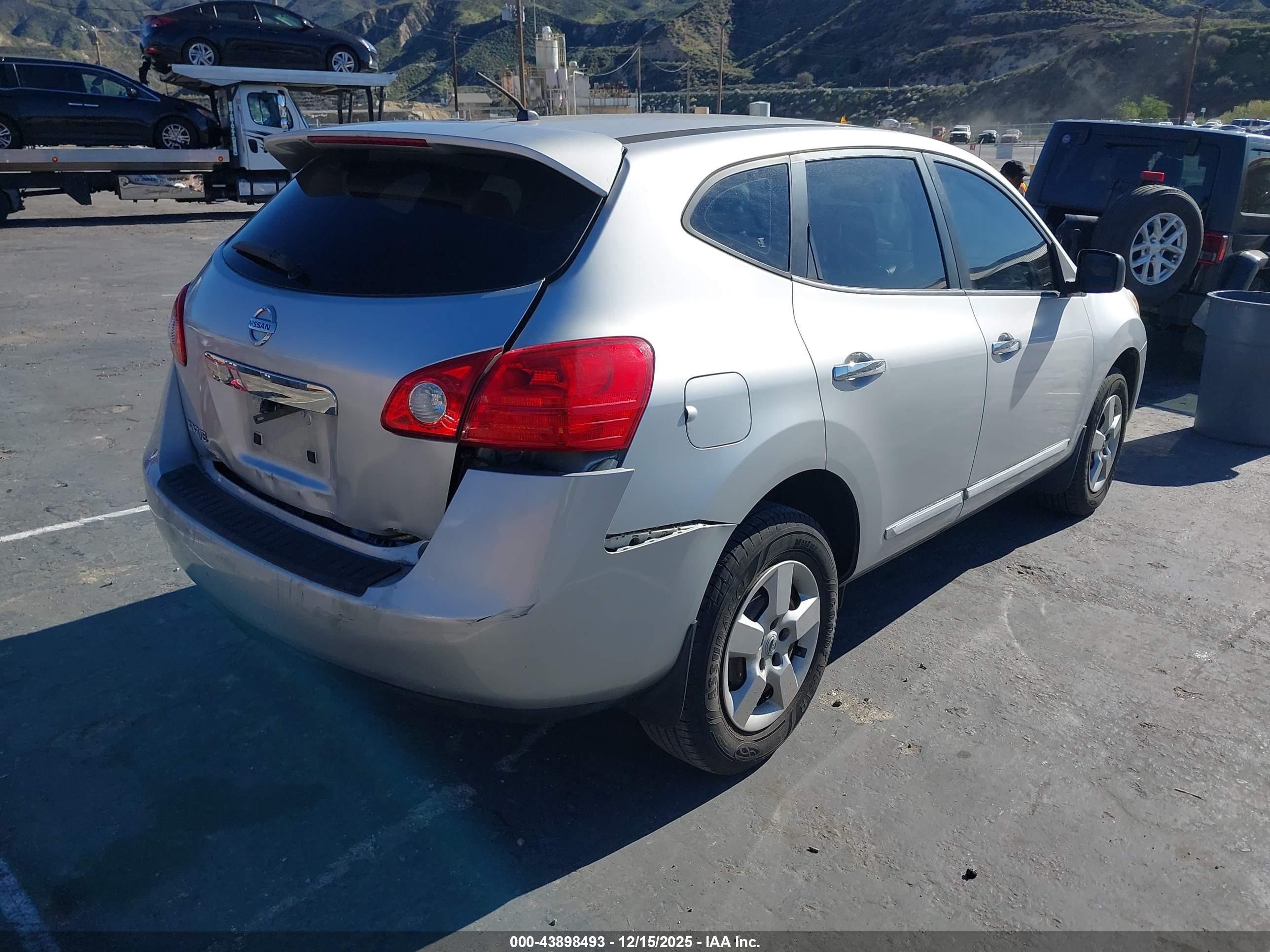 NISSAN ROGUE image 4