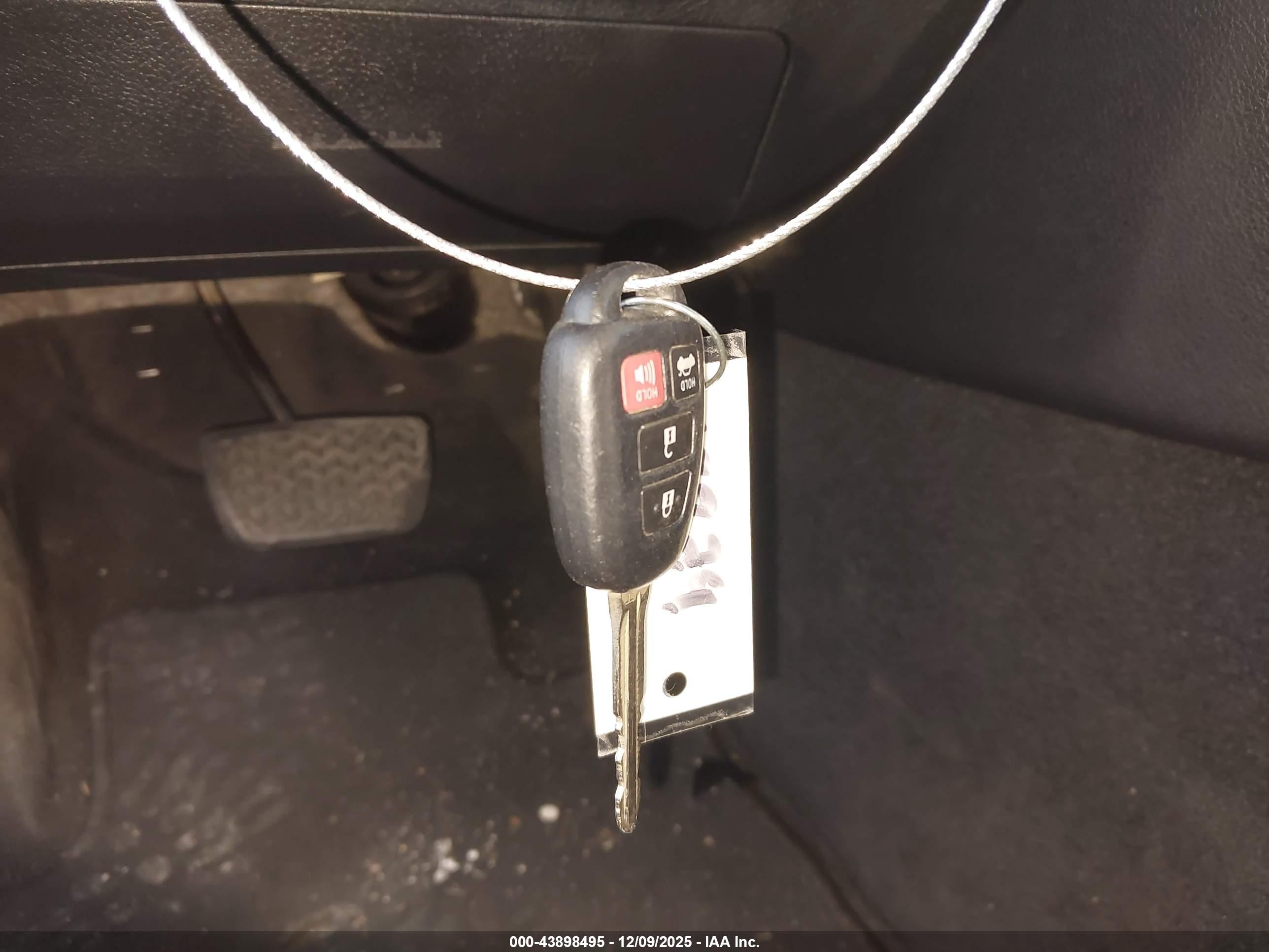 TOYOTA CAMRY image 11