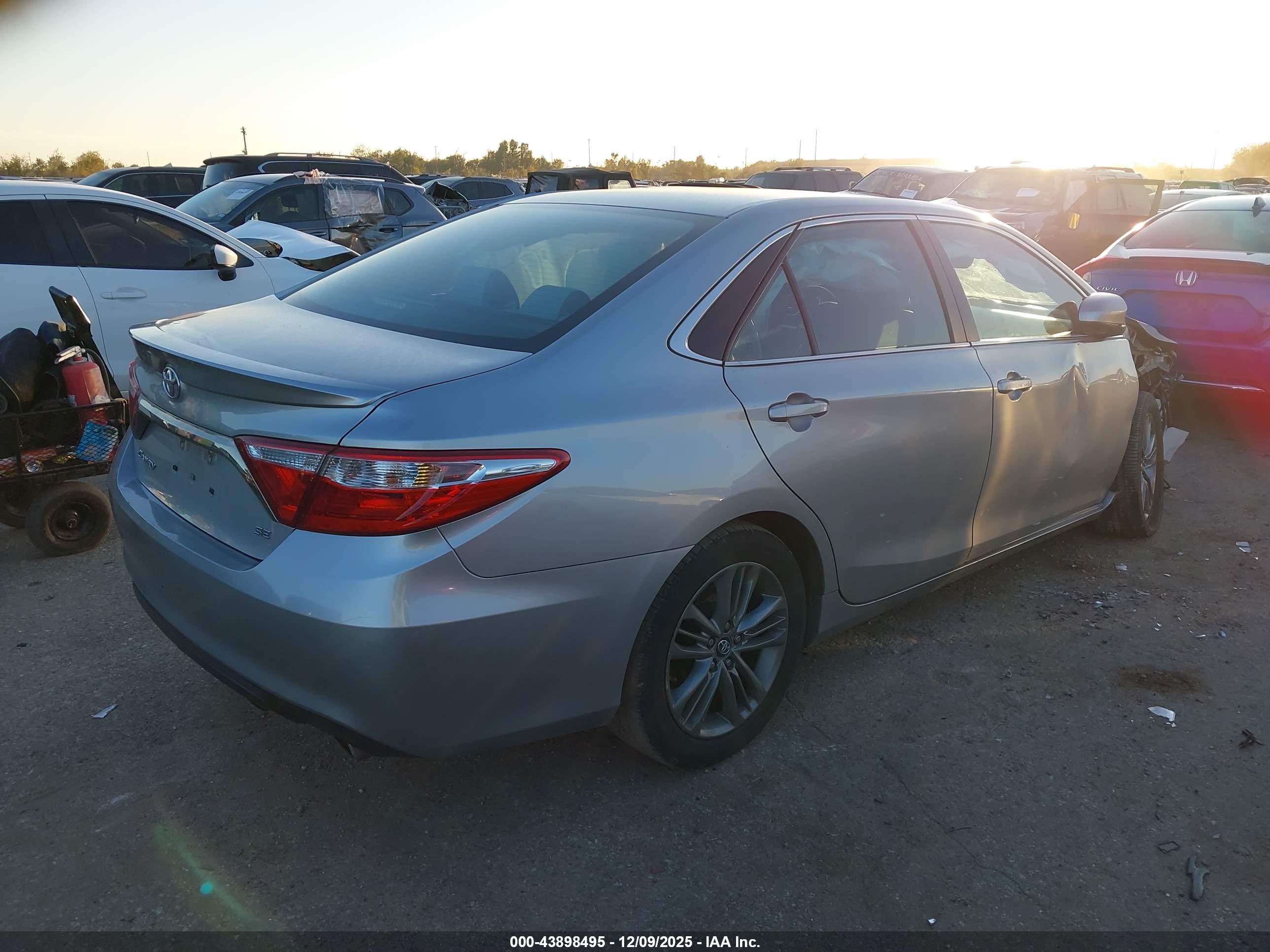 TOYOTA CAMRY image 4