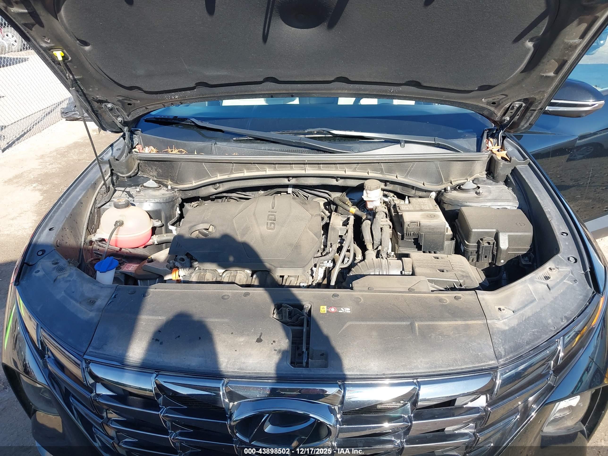 HYUNDAI TUCSON image 10