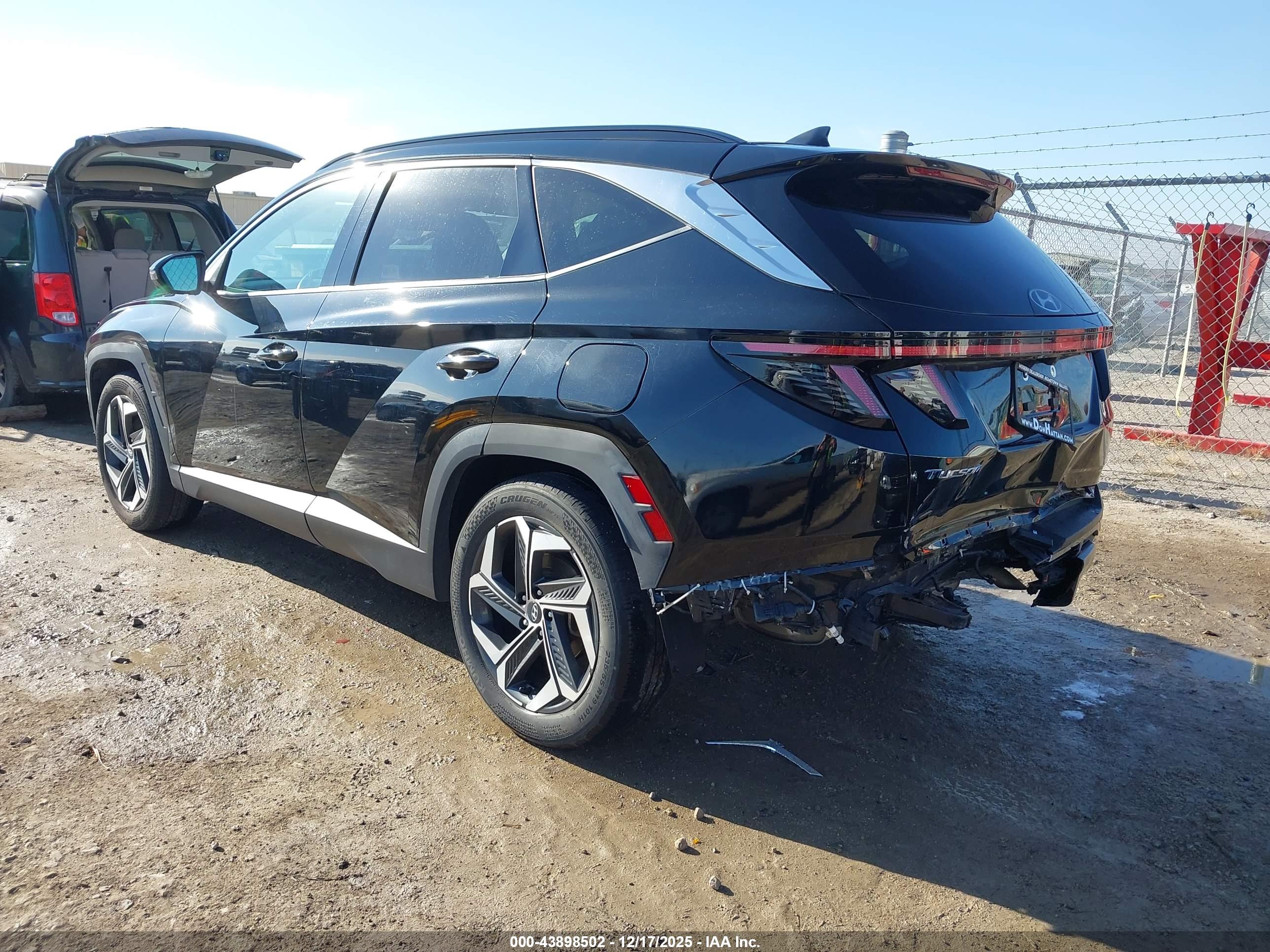 HYUNDAI TUCSON image 3