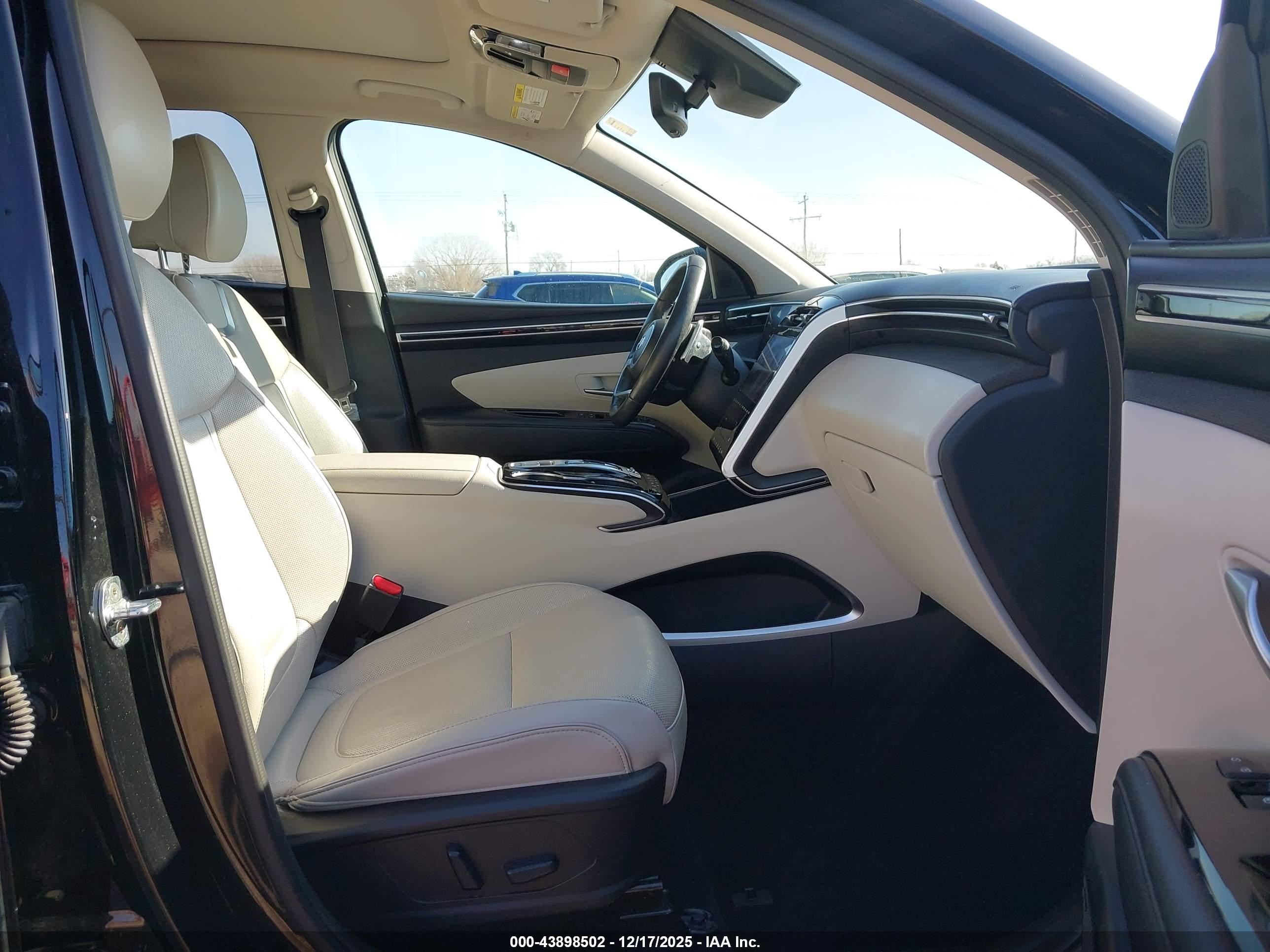 HYUNDAI TUCSON image 5