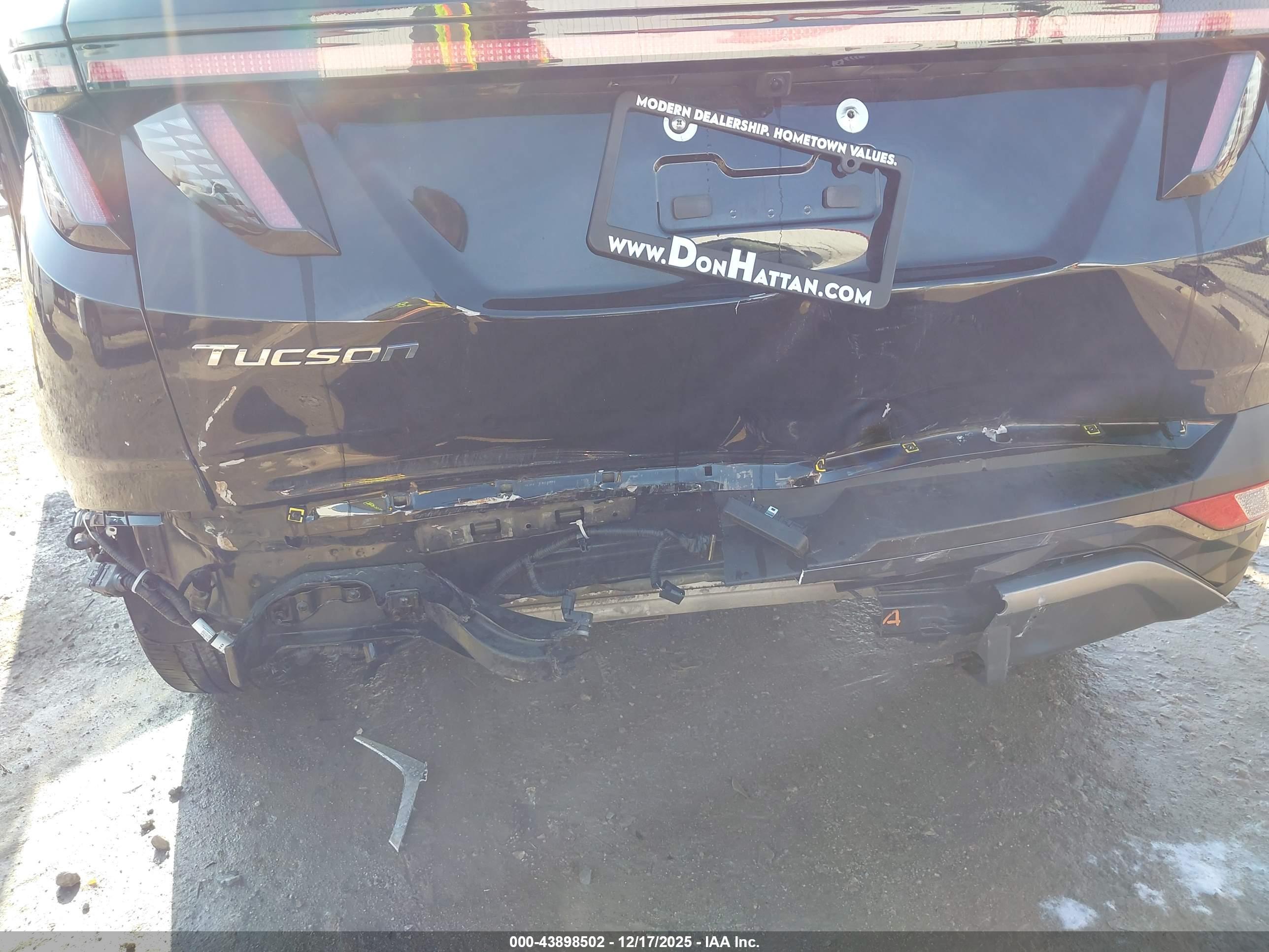 HYUNDAI TUCSON image 6