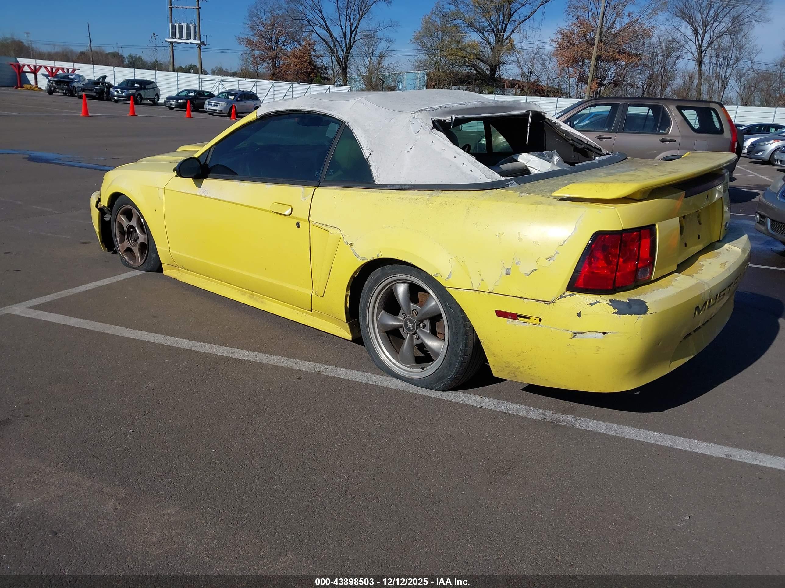 FORD MUSTANG image 3