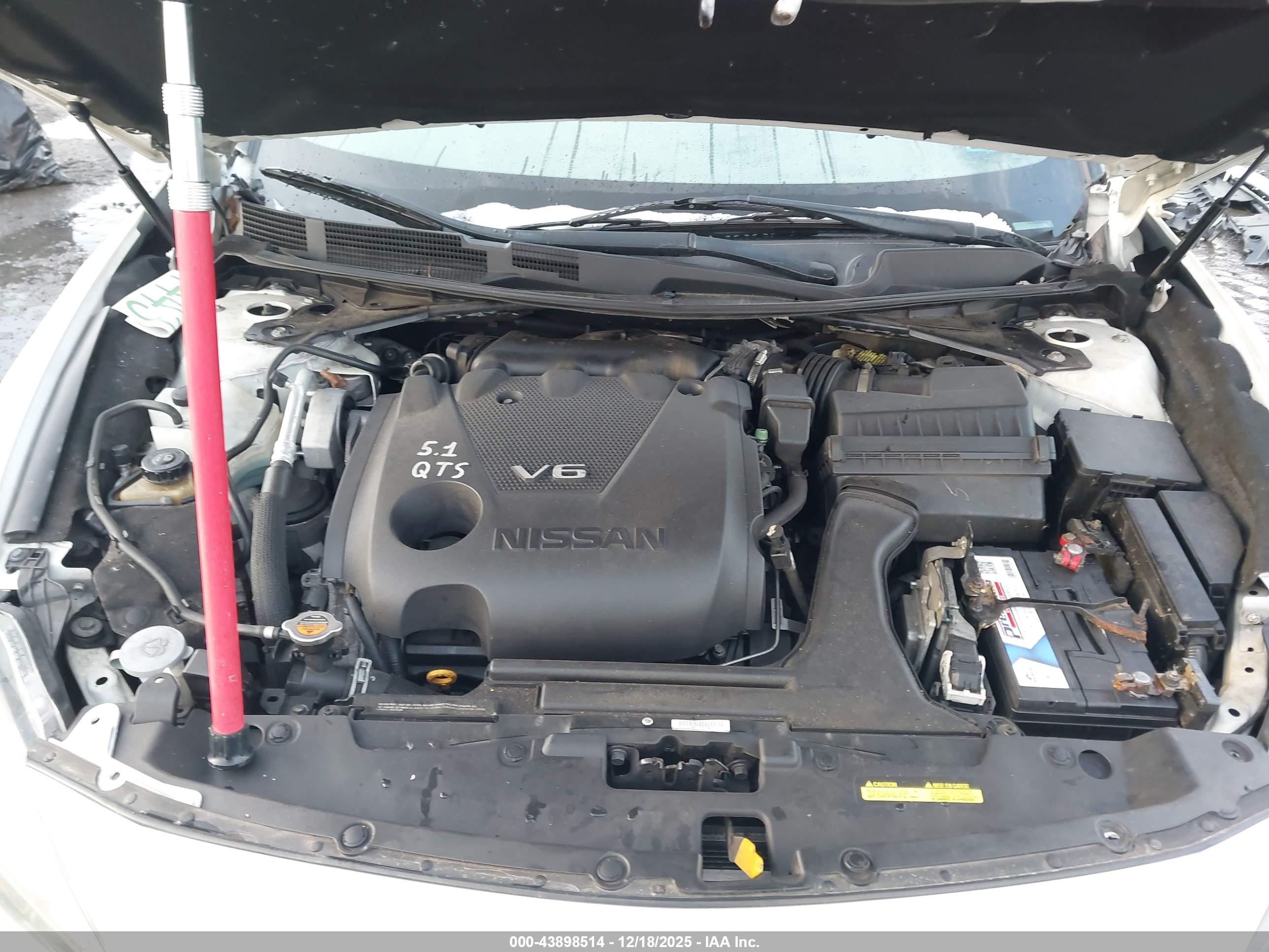 NISSAN MAXIMA image 10