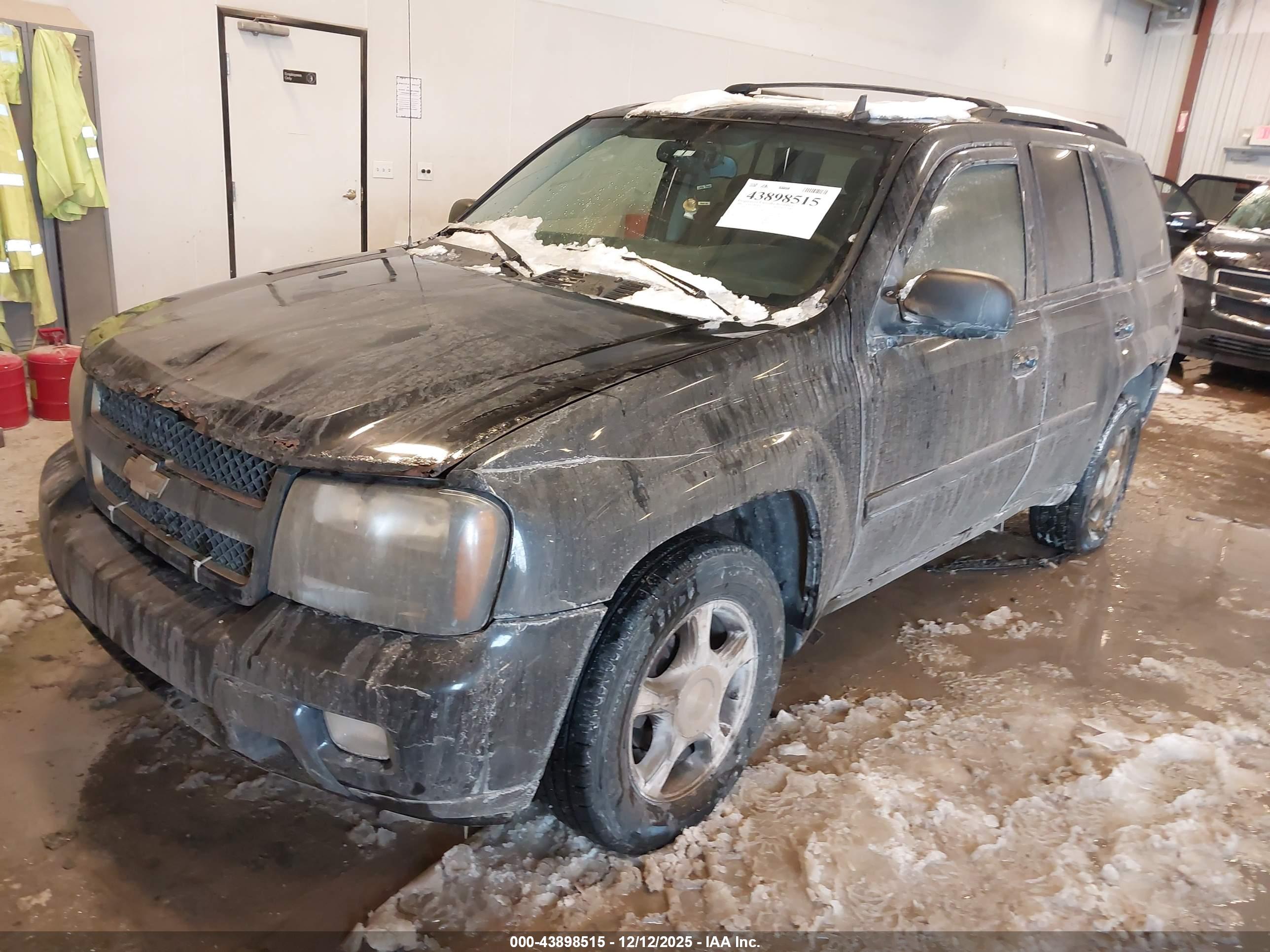 CHEVROLET TRAILBLAZER image 2
