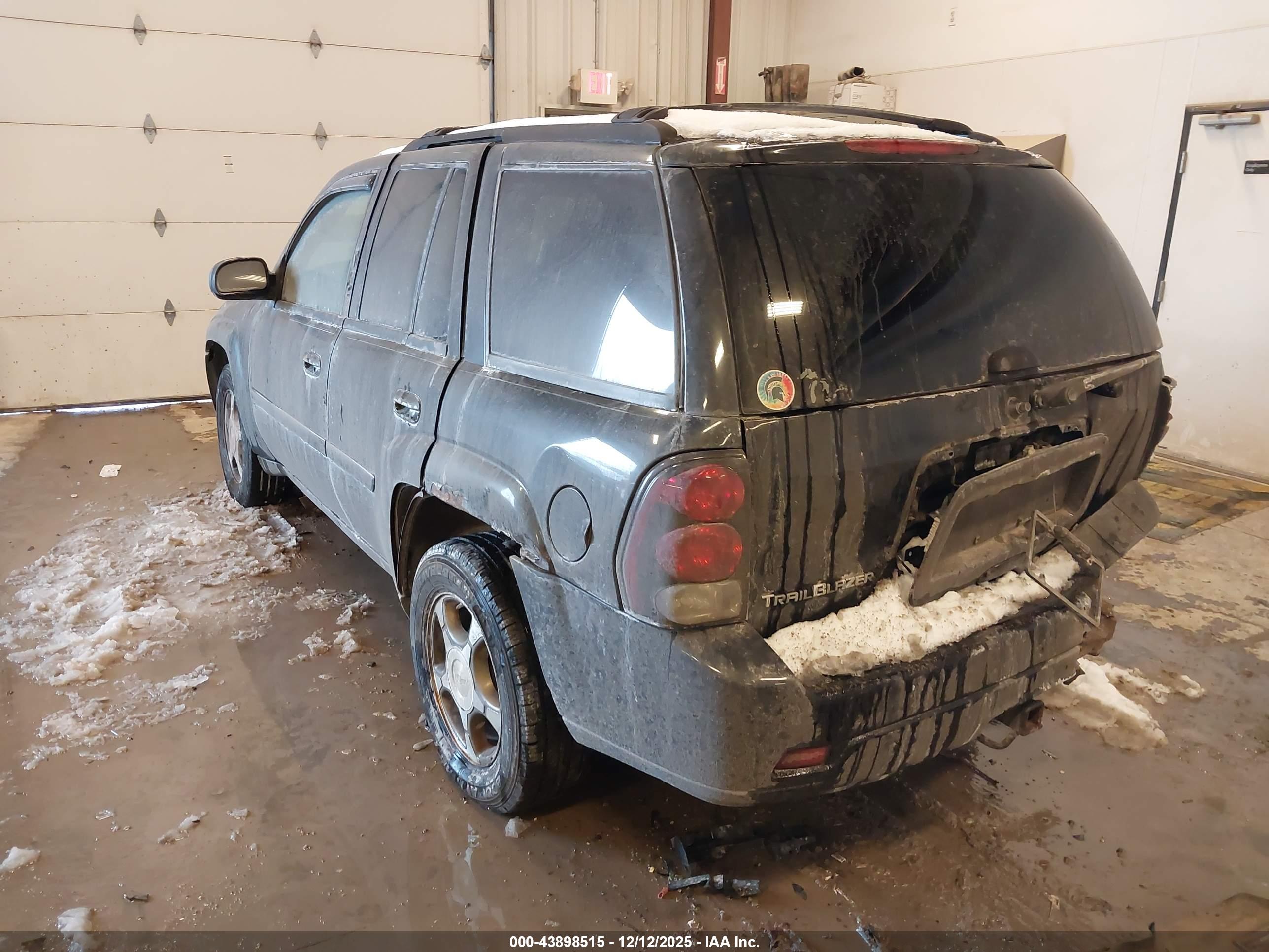 CHEVROLET TRAILBLAZER image 3