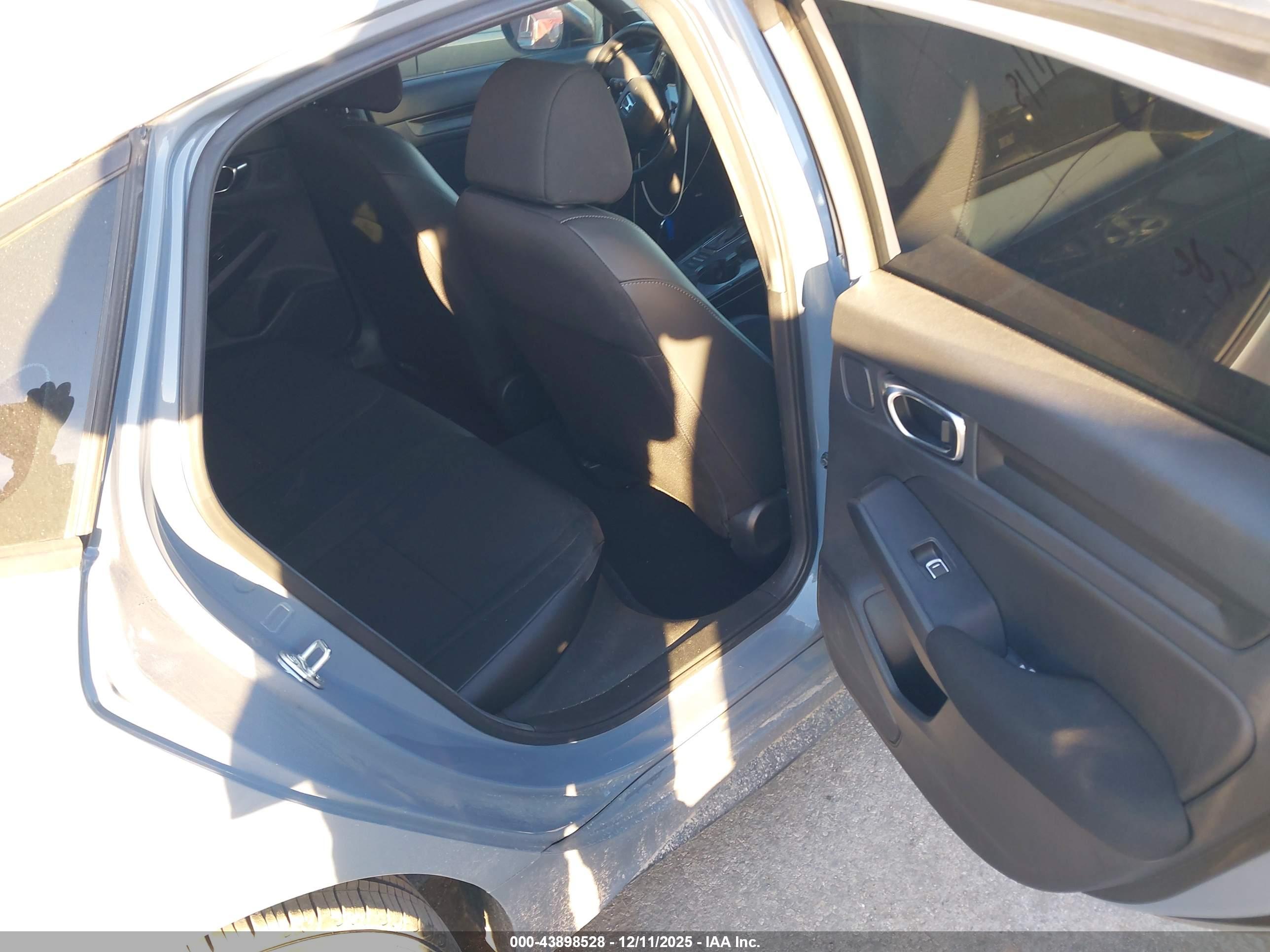 HONDA CIVIC image 8