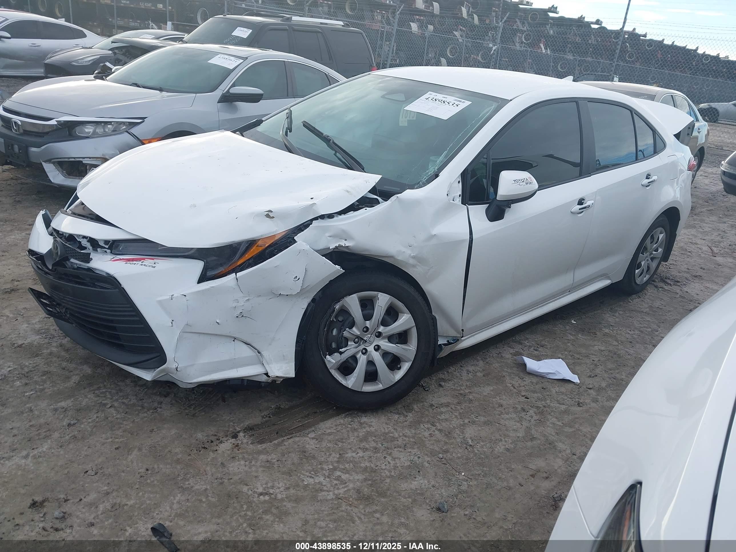 TOYOTA COROLLA image 2