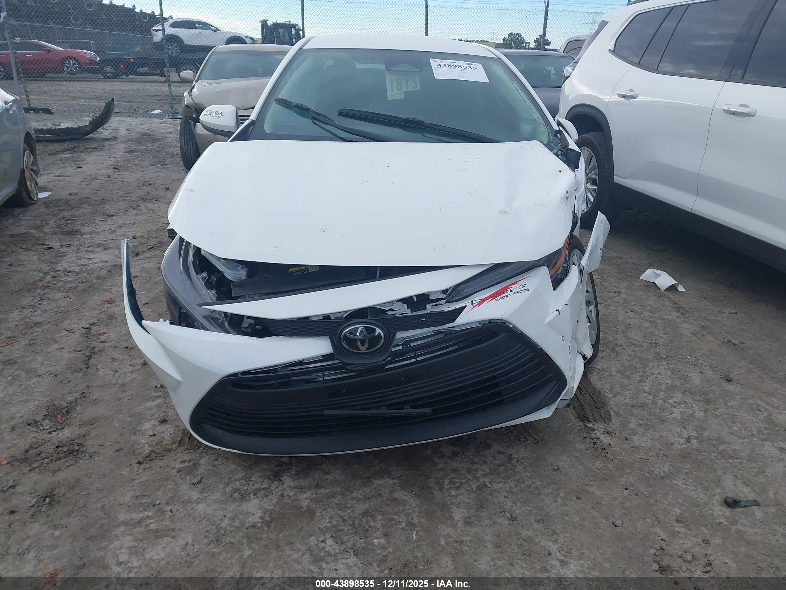 TOYOTA COROLLA image 6