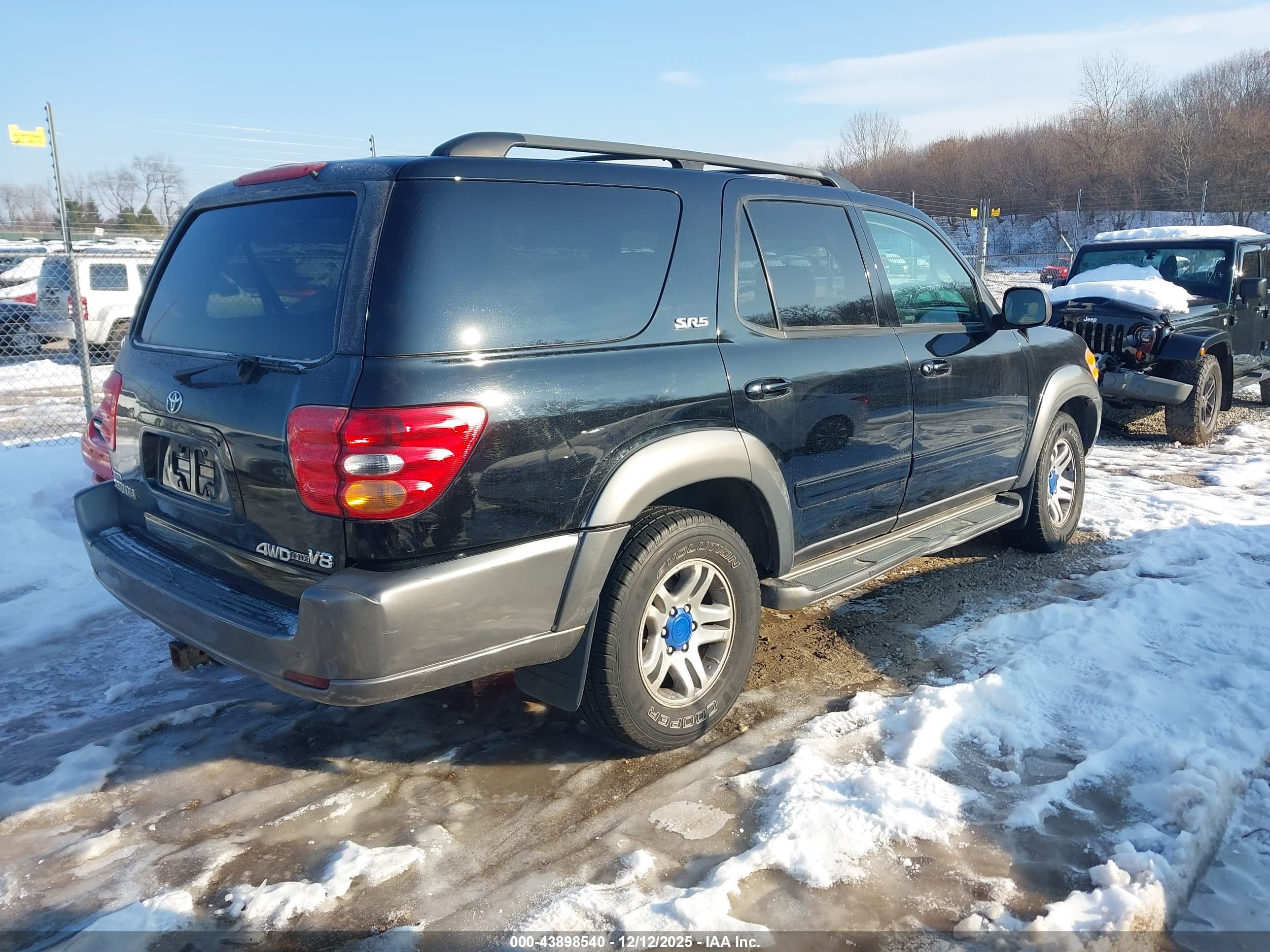 TOYOTA SEQUOIA image 4
