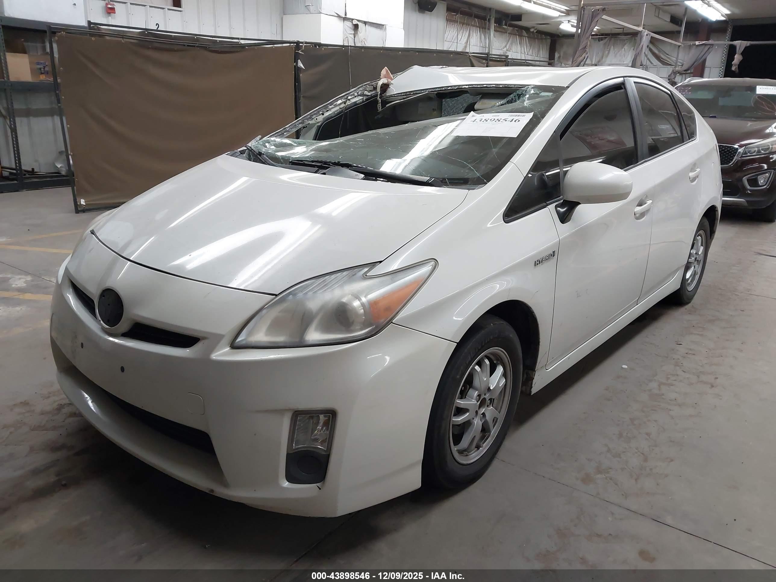 TOYOTA PRIUS image 2