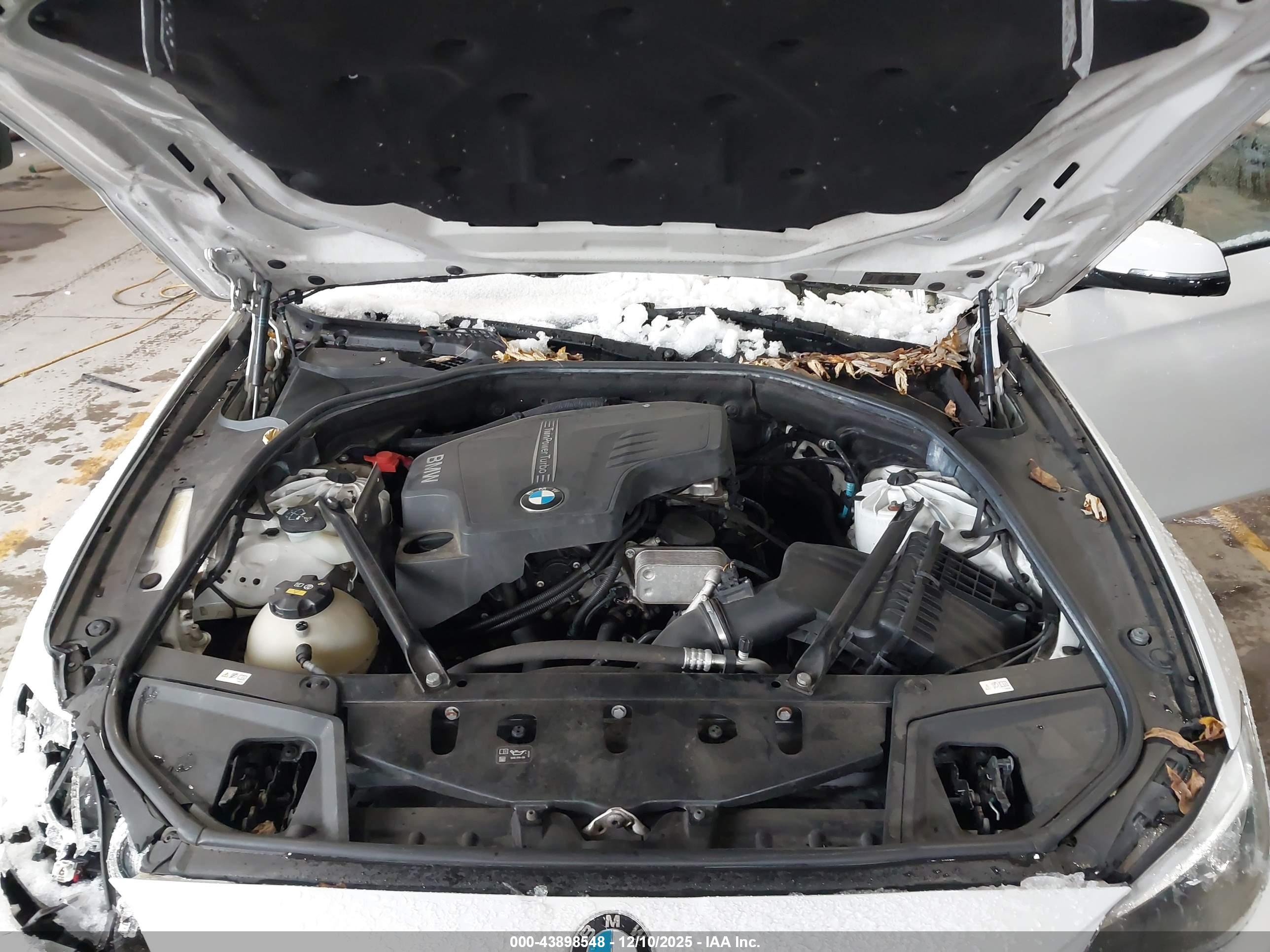 BMW 528I image 10