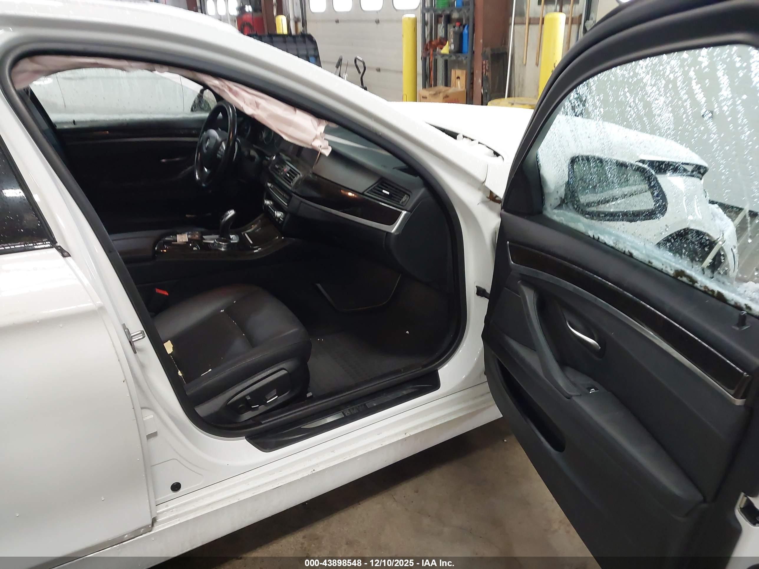 BMW 528I image 5