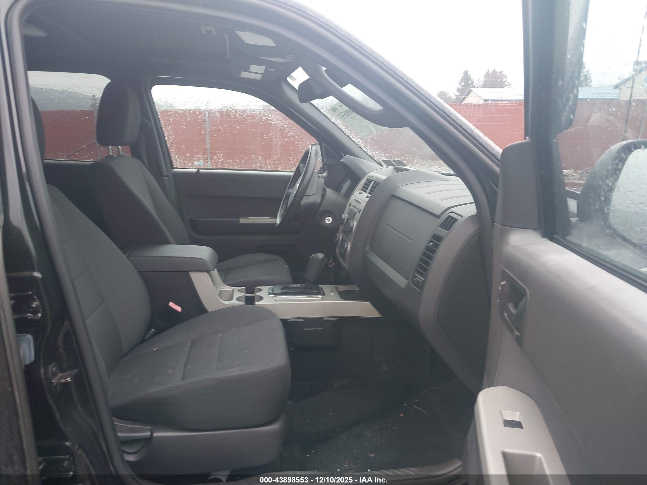 FORD ESCAPE image 5