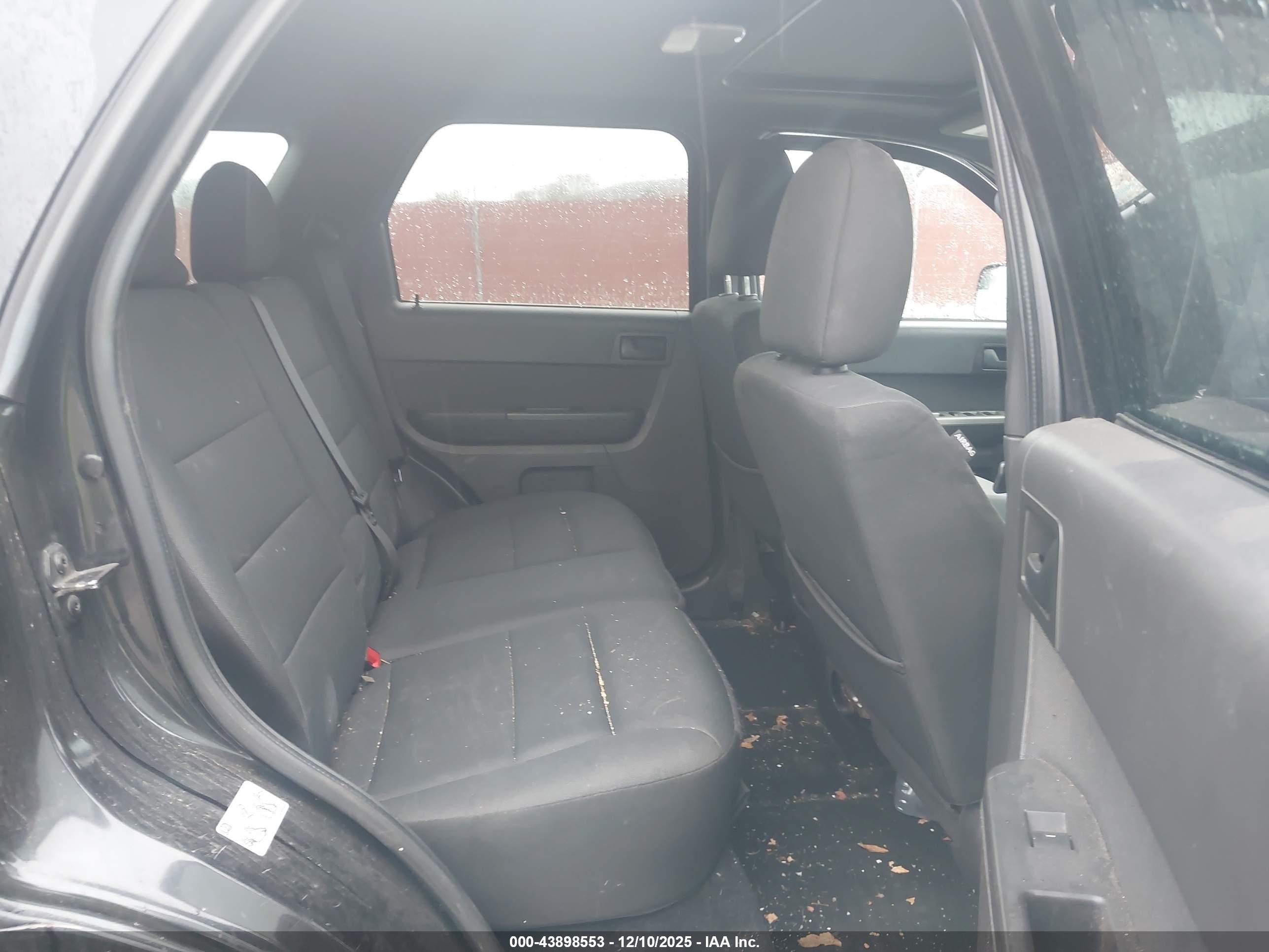 FORD ESCAPE image 8