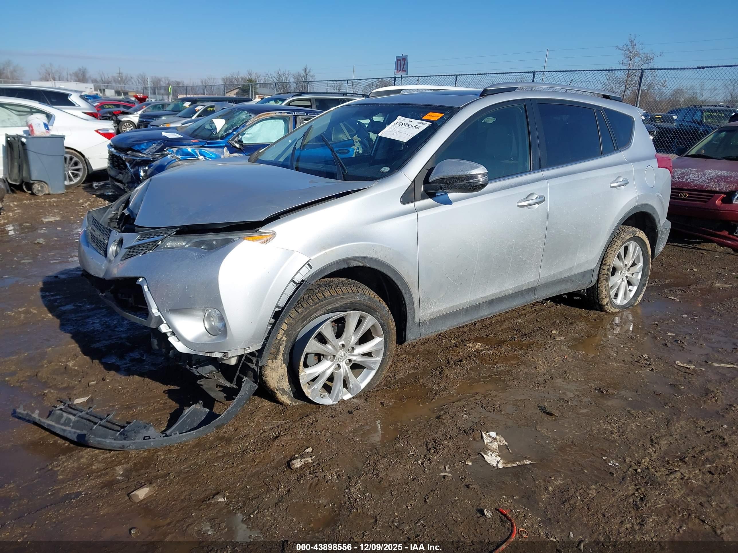 TOYOTA RAV4 image 2