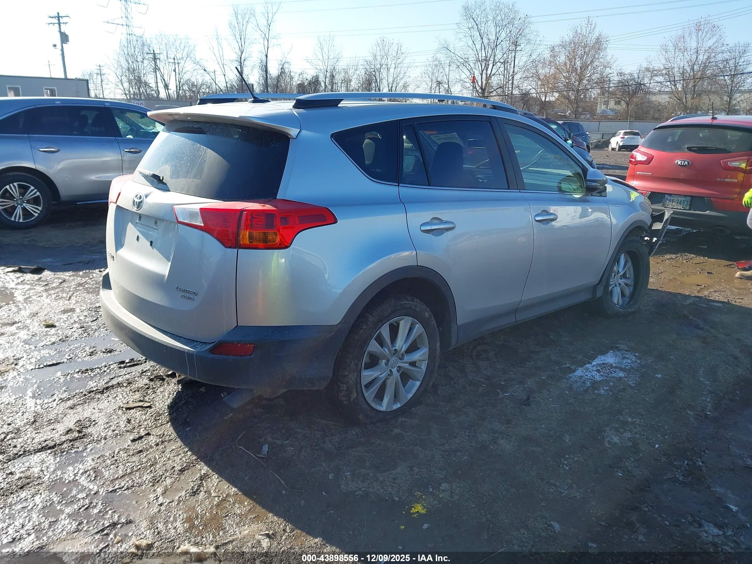TOYOTA RAV4 image 4