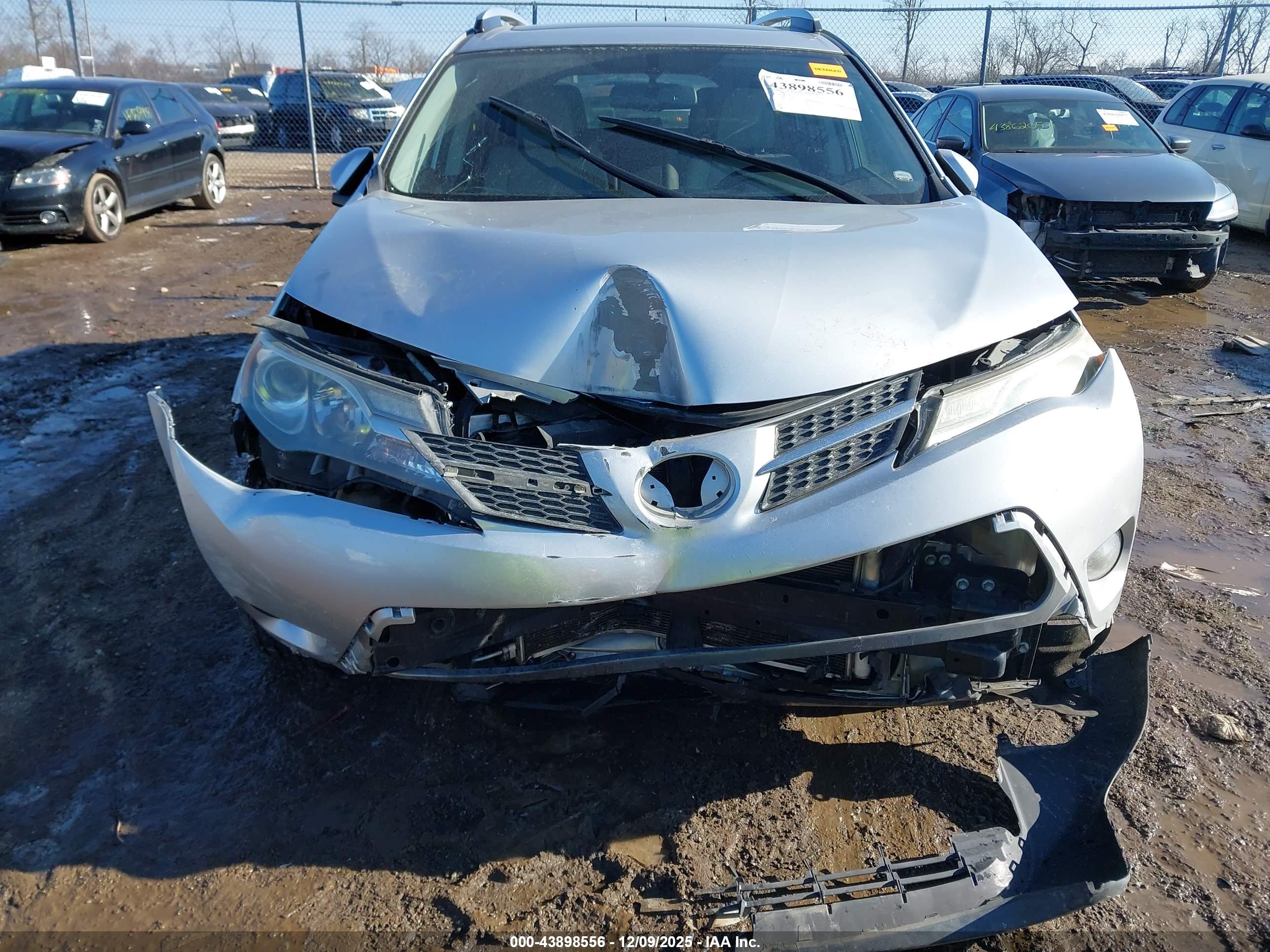 TOYOTA RAV4 image 6