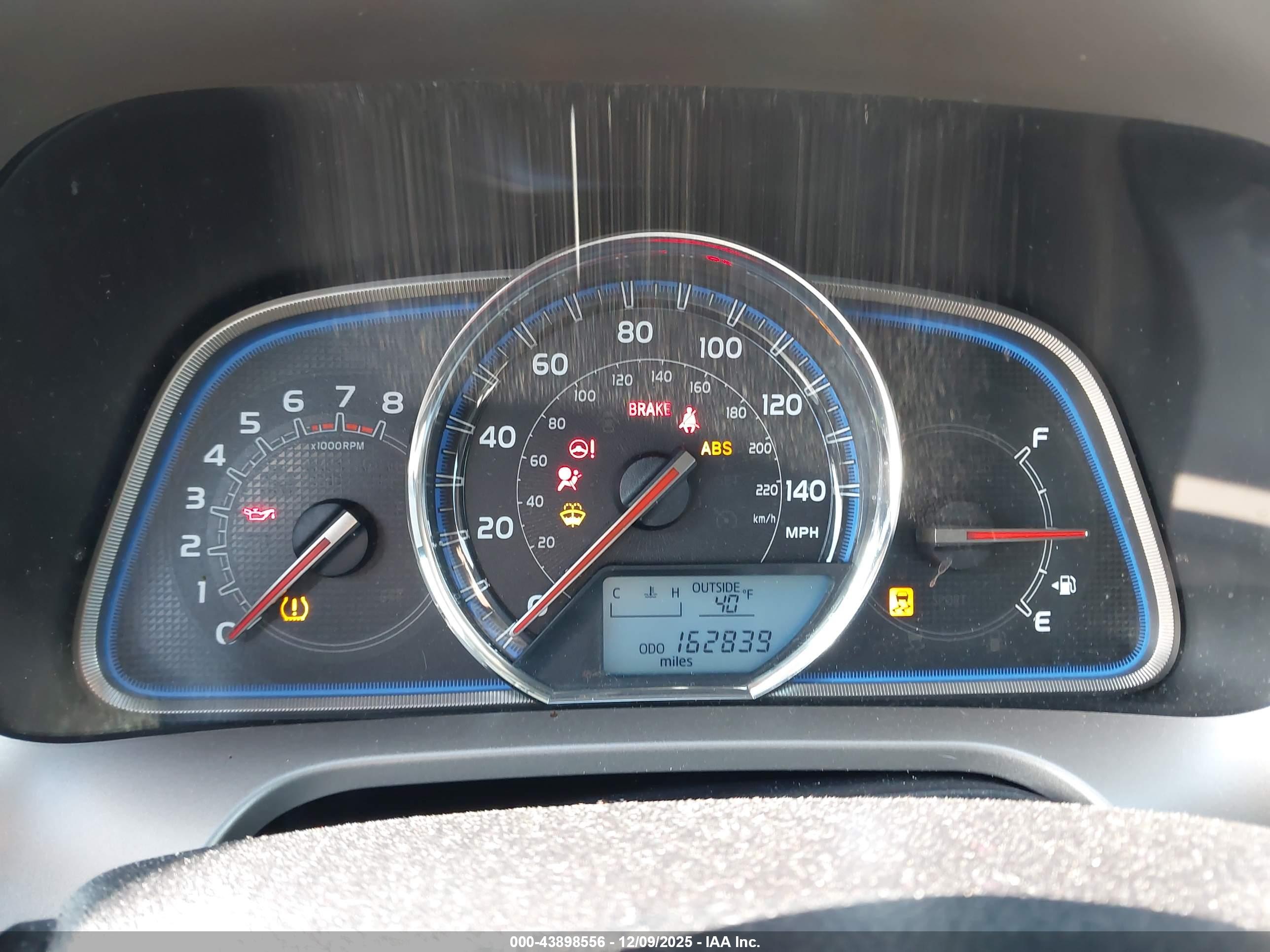 TOYOTA RAV4 image 7