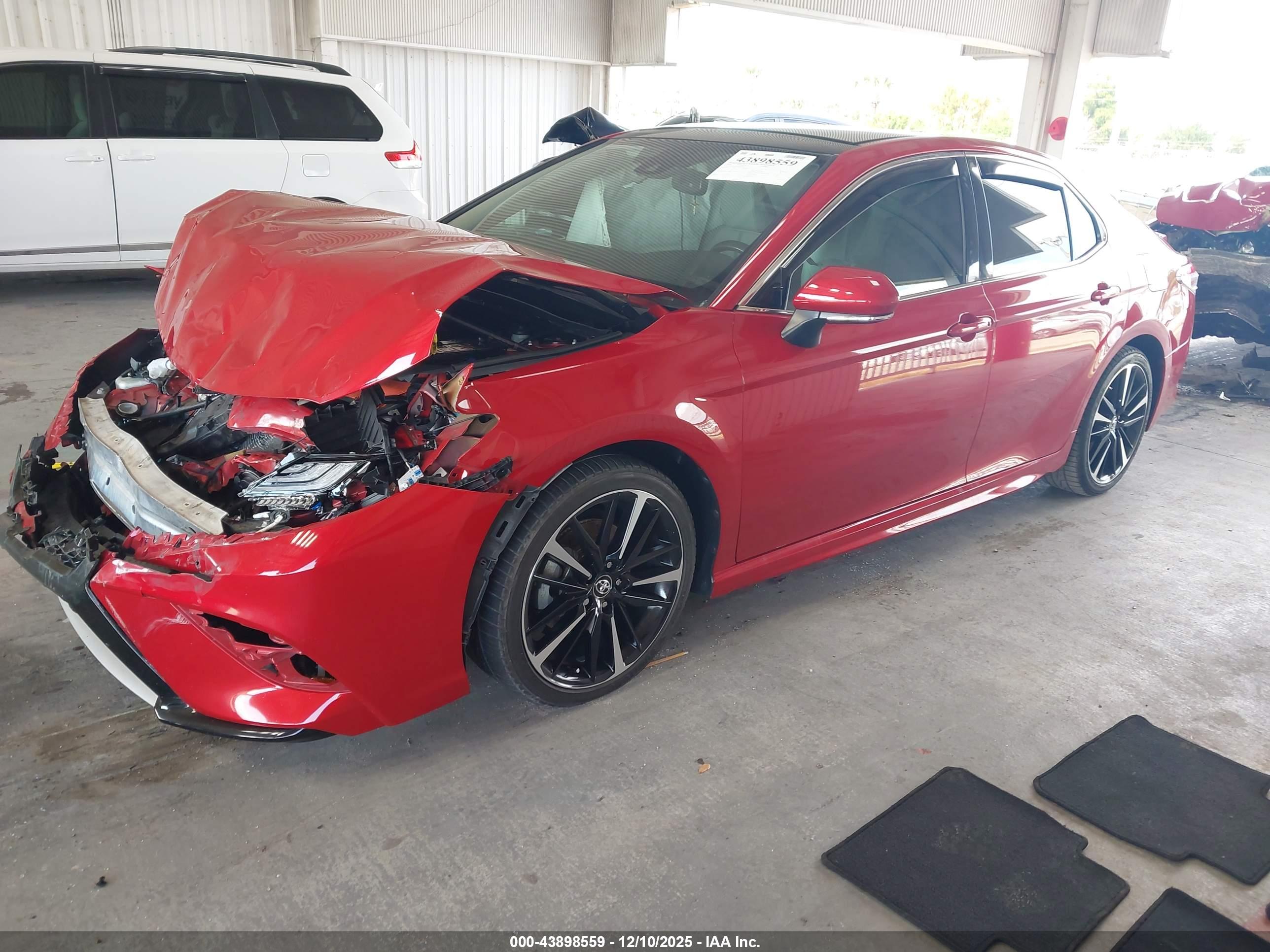 TOYOTA CAMRY image 2