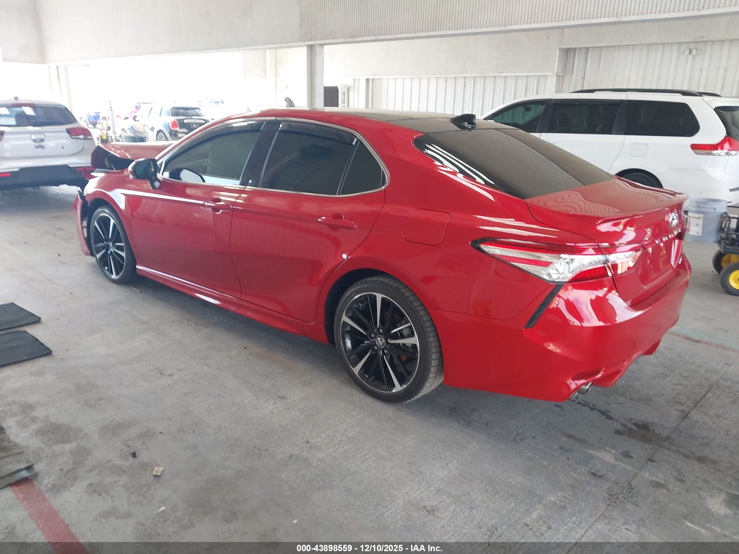 TOYOTA CAMRY image 3