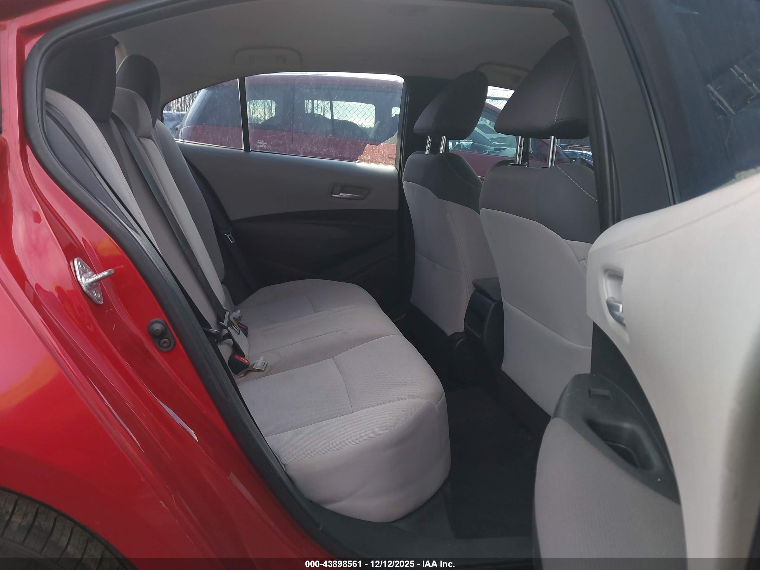 TOYOTA COROLLA image 8