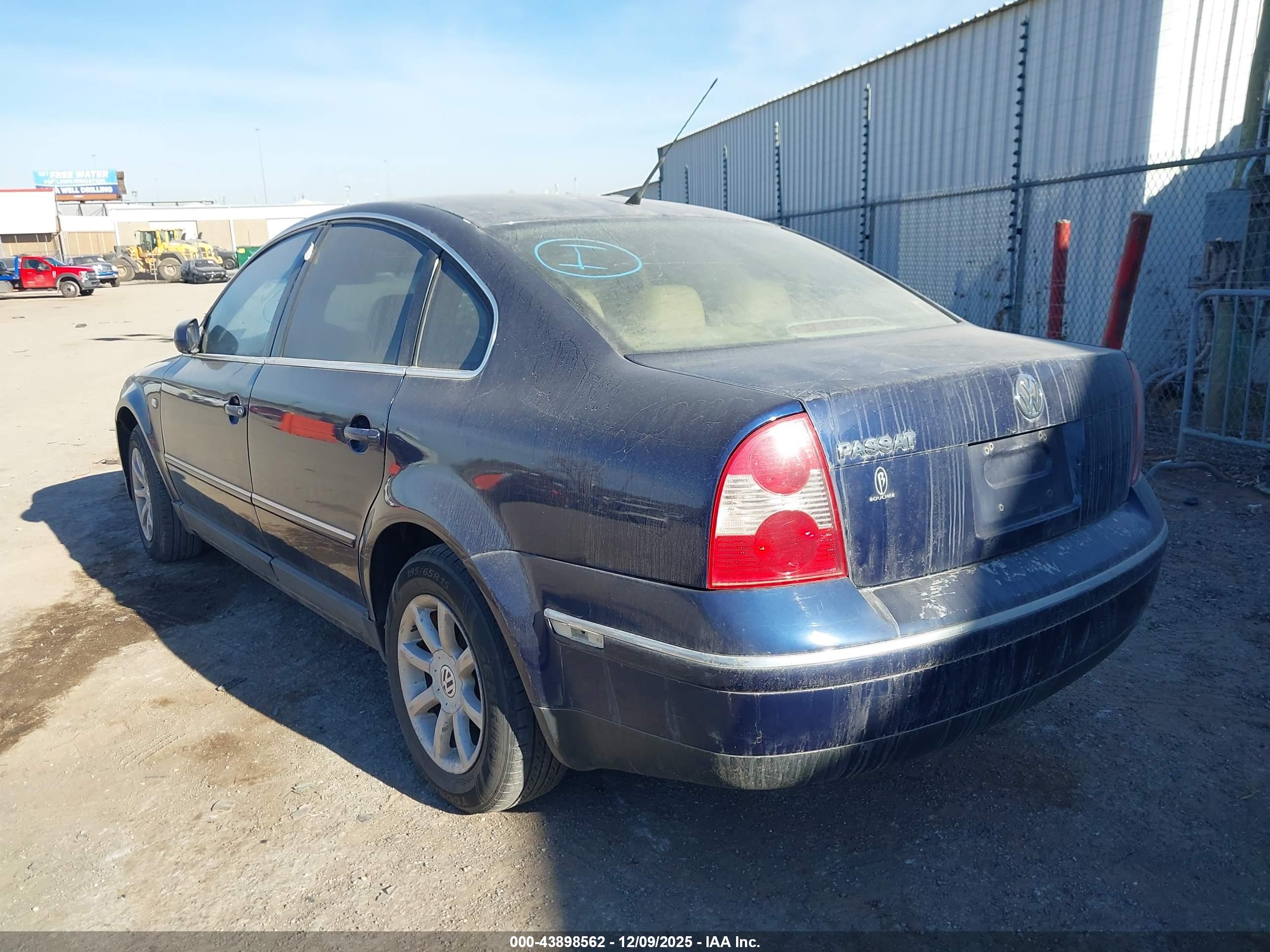 VOLKSWAGEN PASSAT image 3