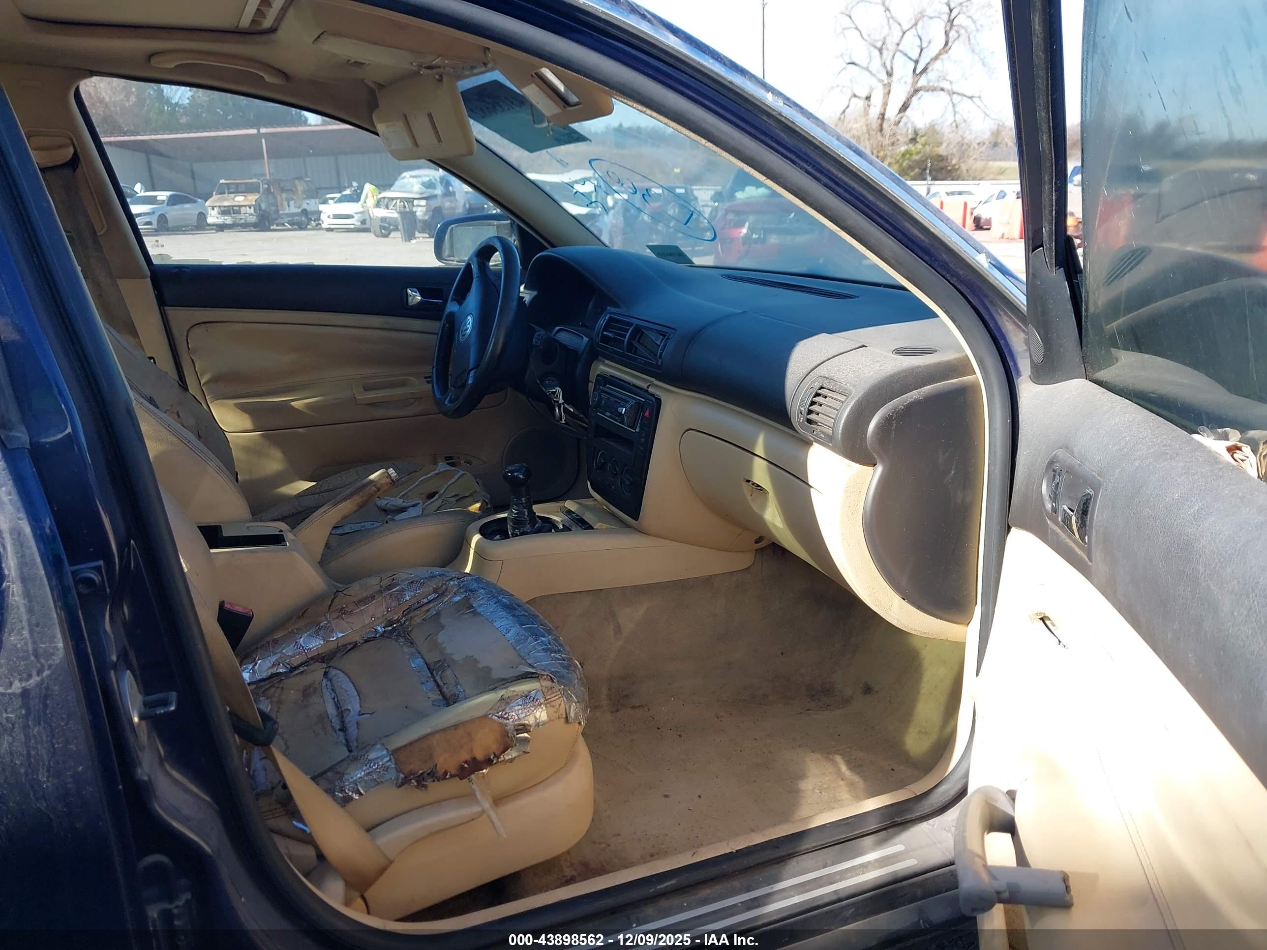VOLKSWAGEN PASSAT image 5