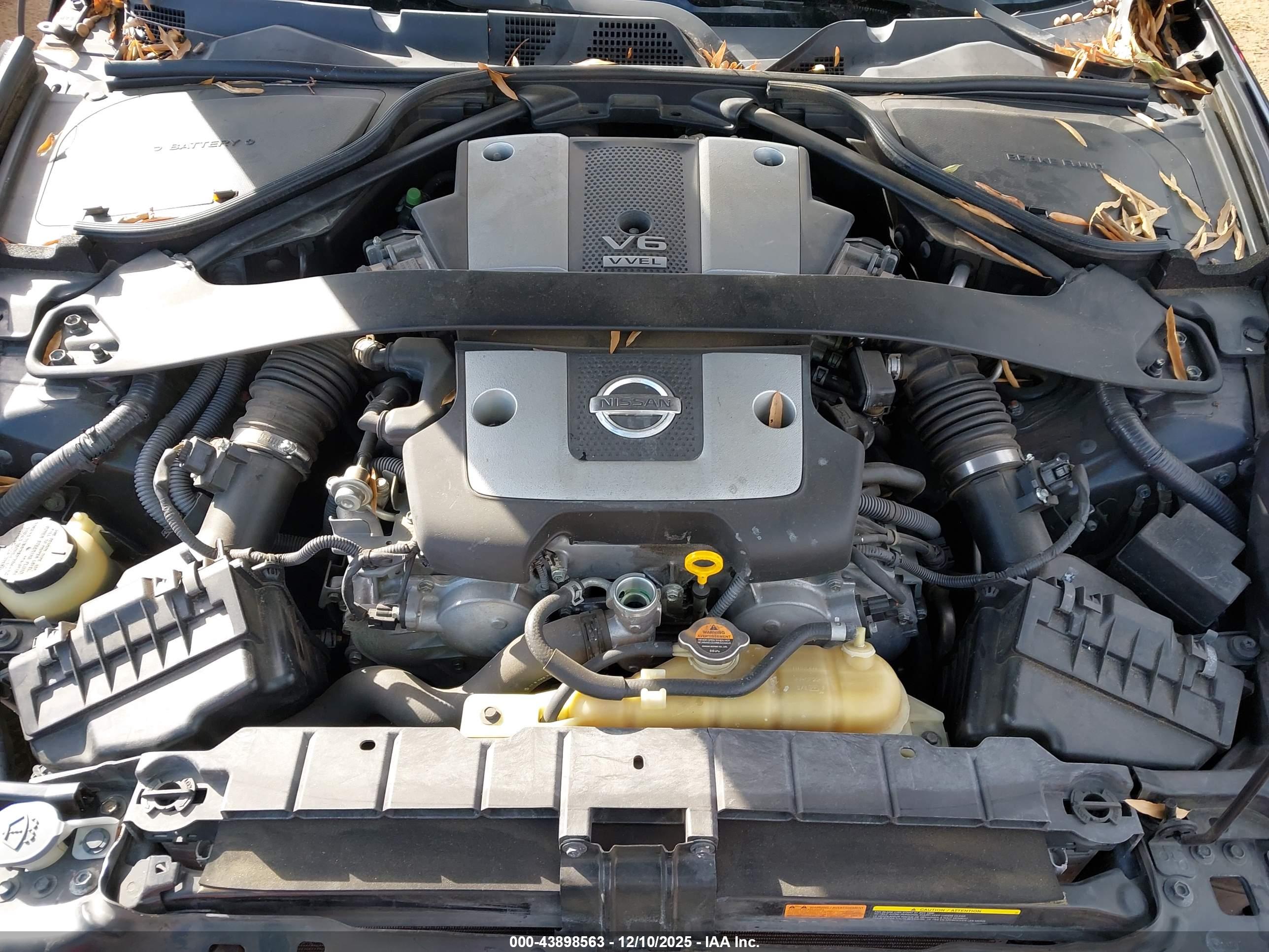 NISSAN 370Z image 10