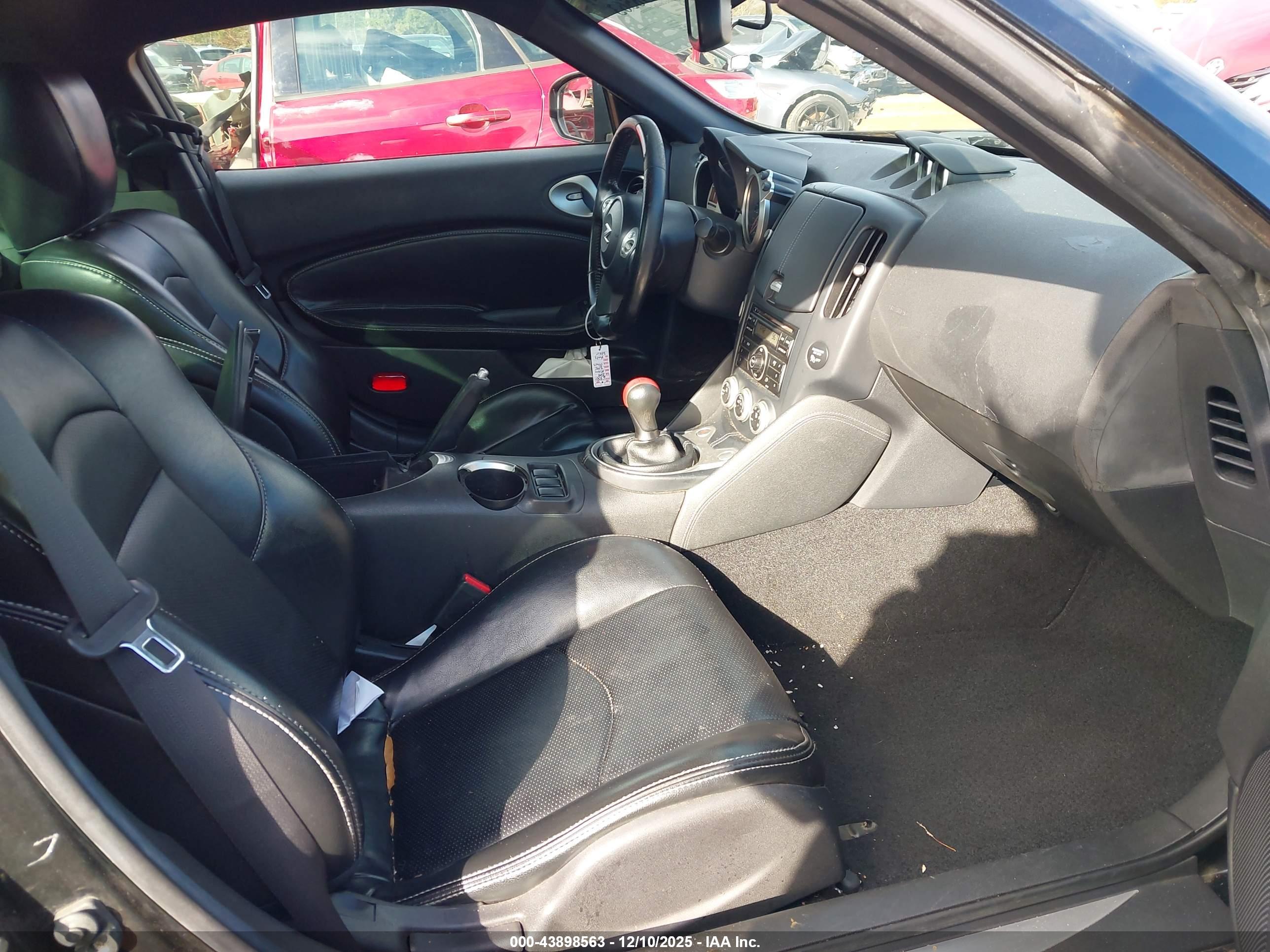 NISSAN 370Z image 5
