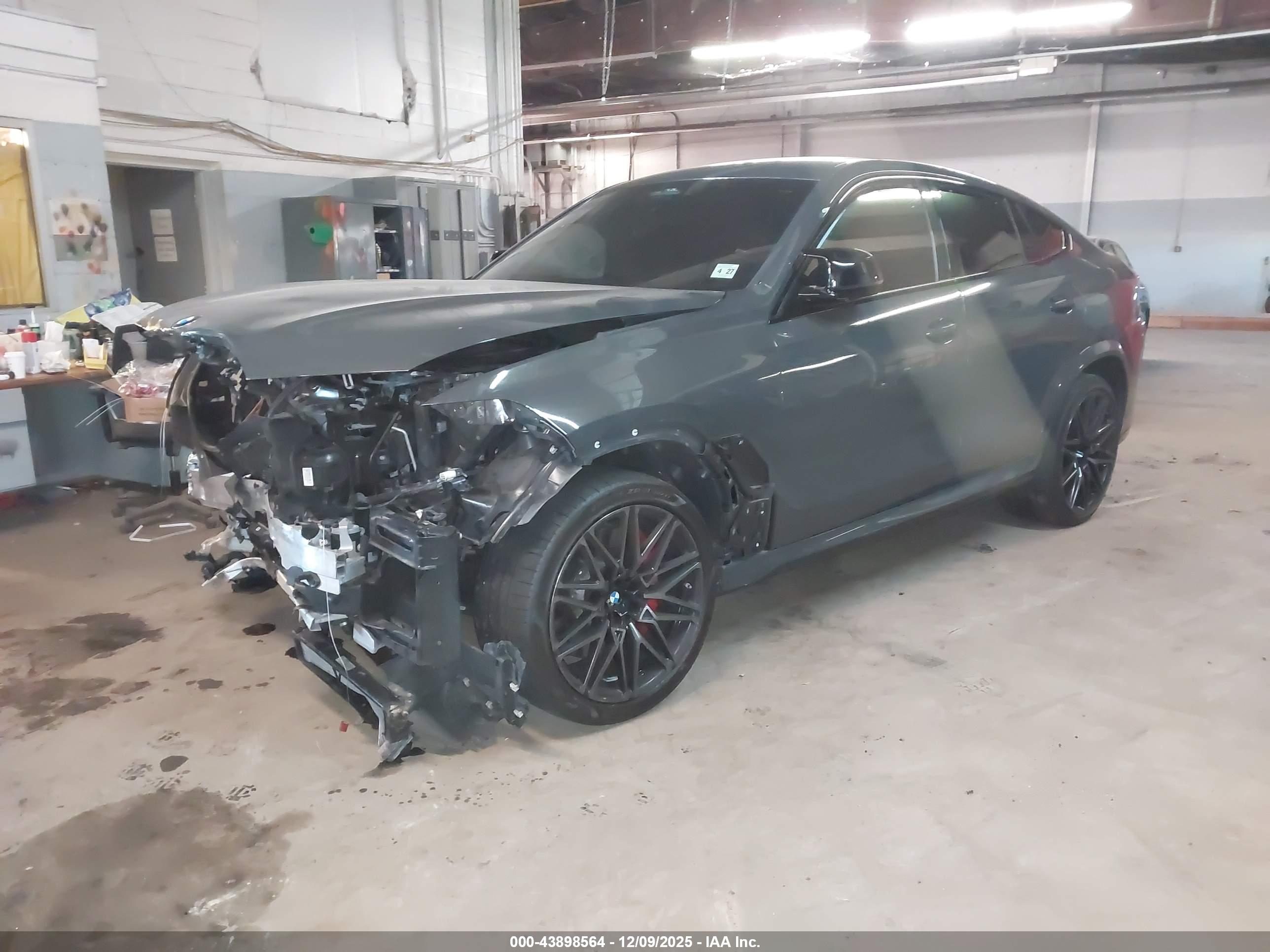 BMW X6 image 2