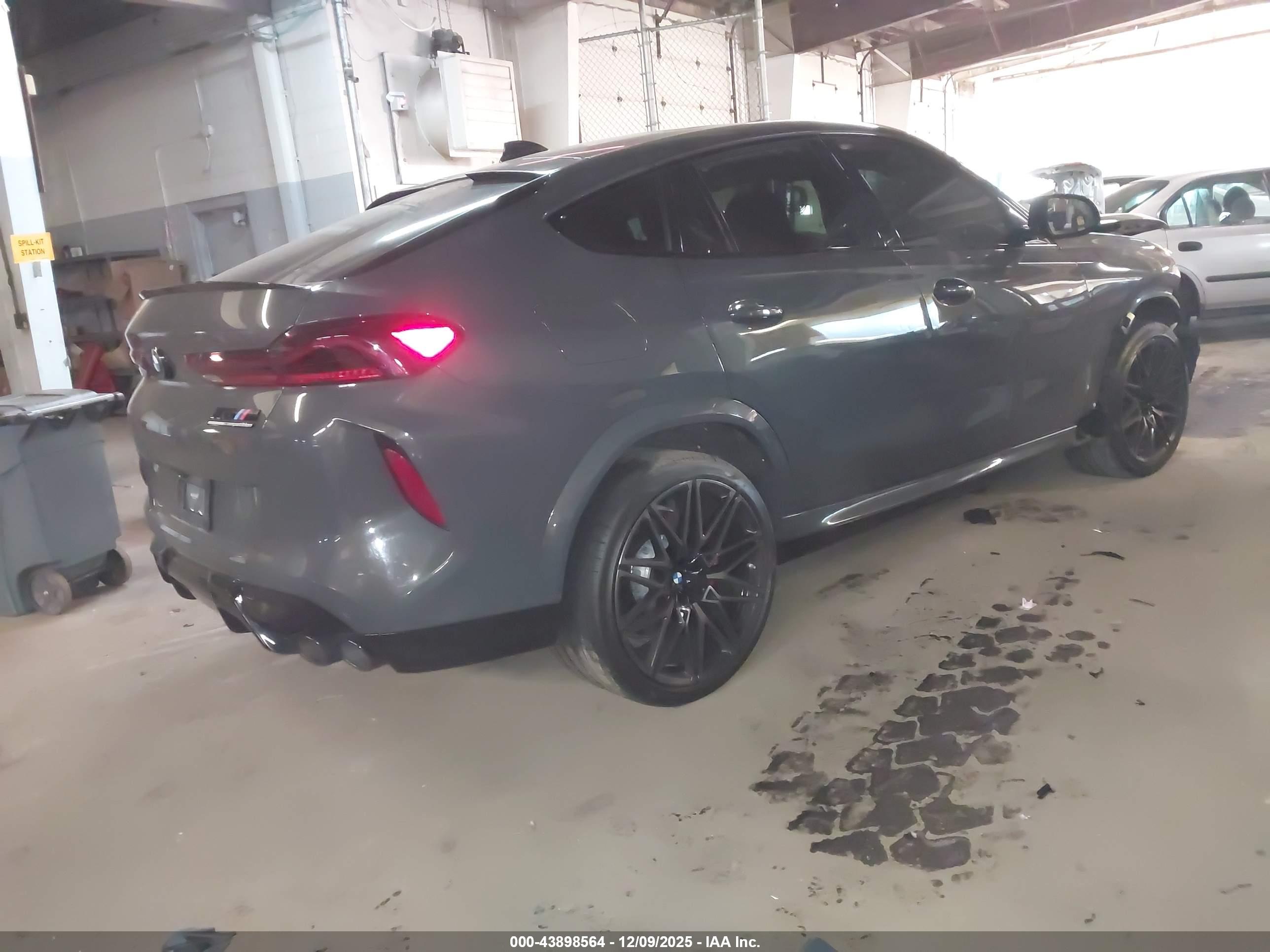 BMW X6 image 4