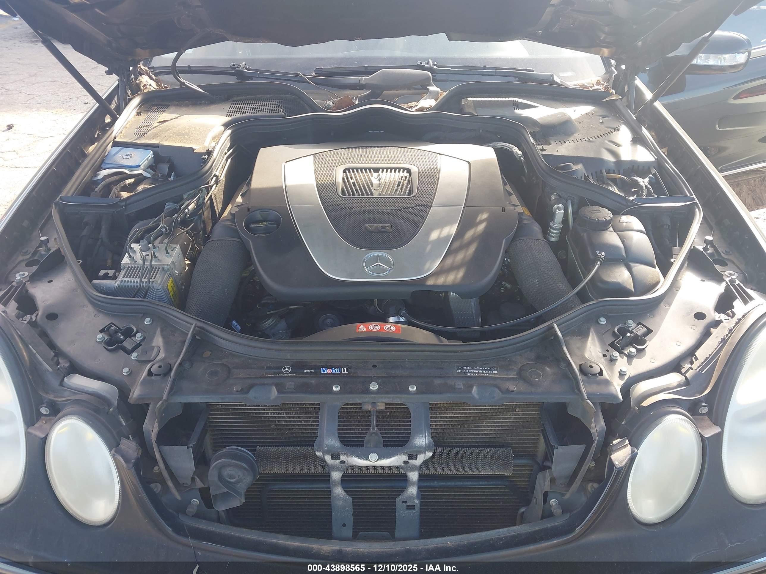 MERCEDES-BENZ E image 10