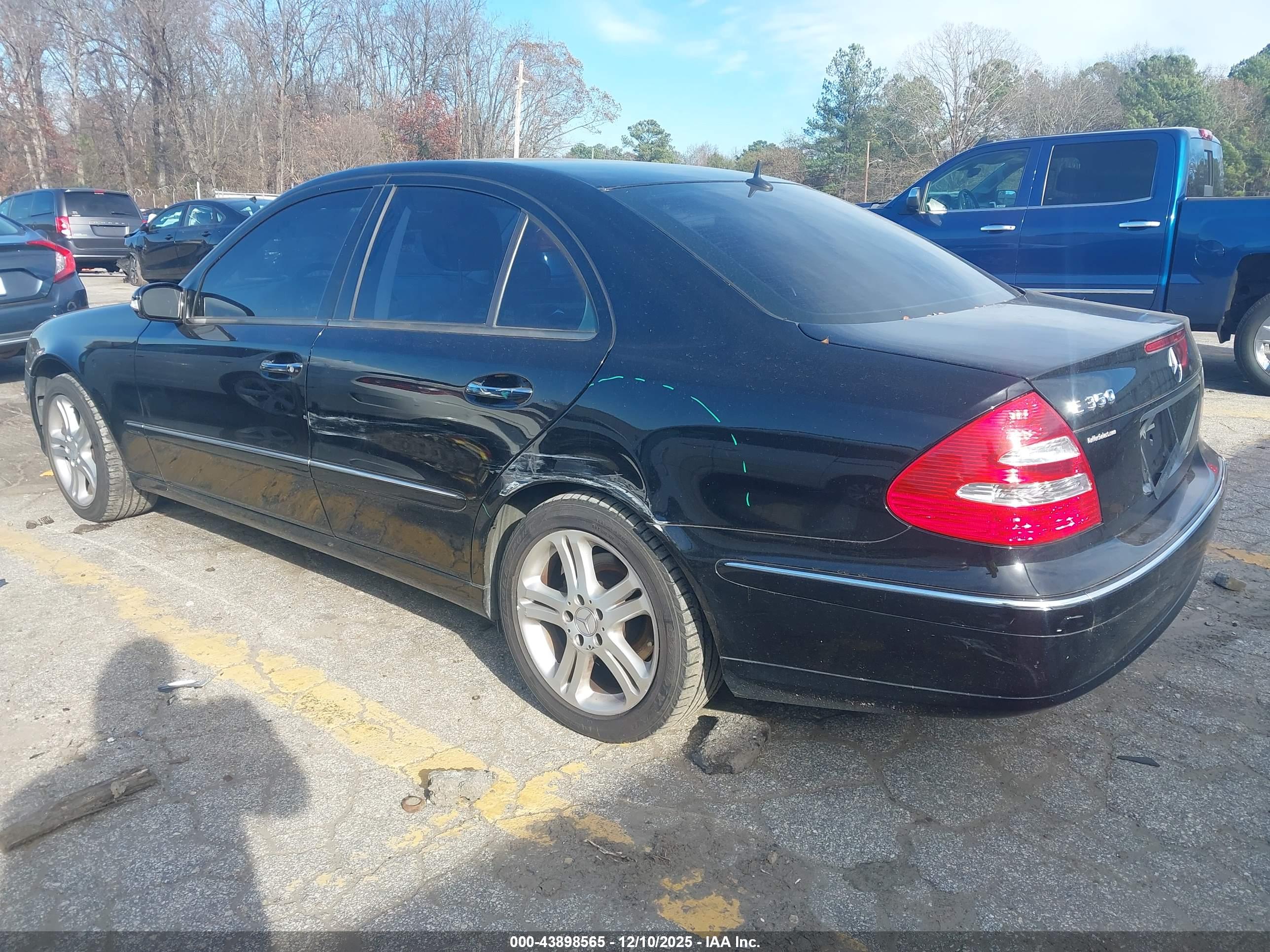 MERCEDES-BENZ E image 3