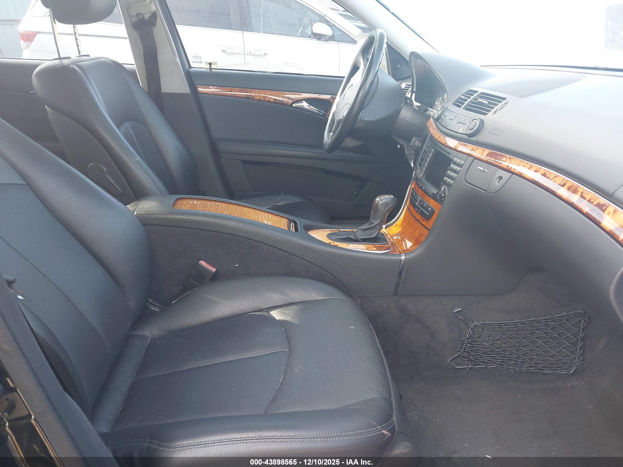 MERCEDES-BENZ E image 5