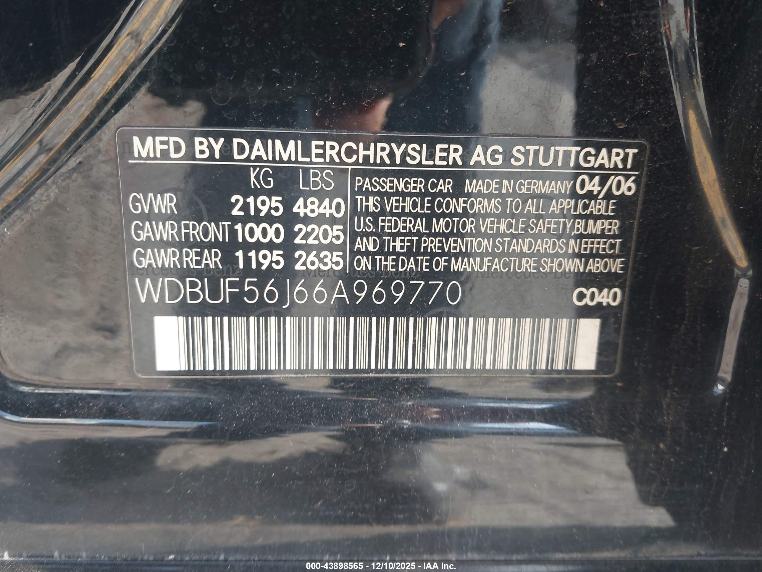 MERCEDES-BENZ E image 9