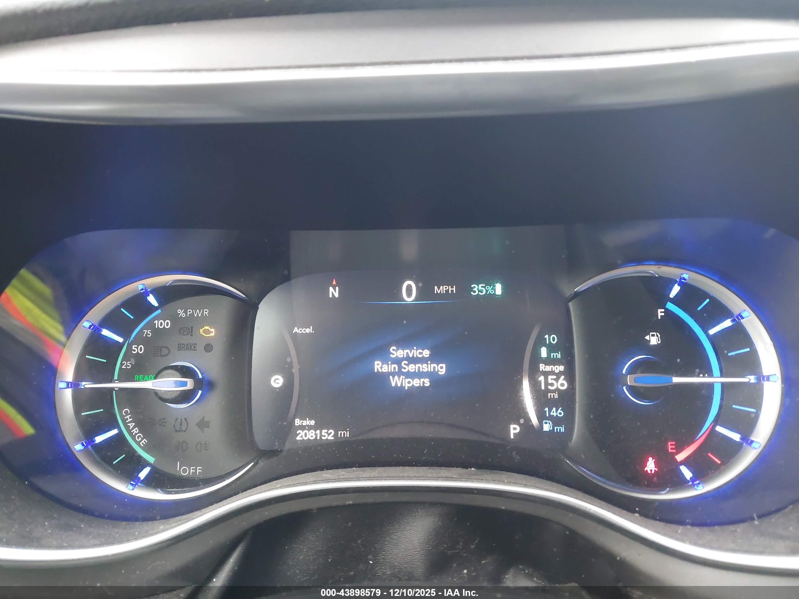CHRYSLER PACIFICA image 7