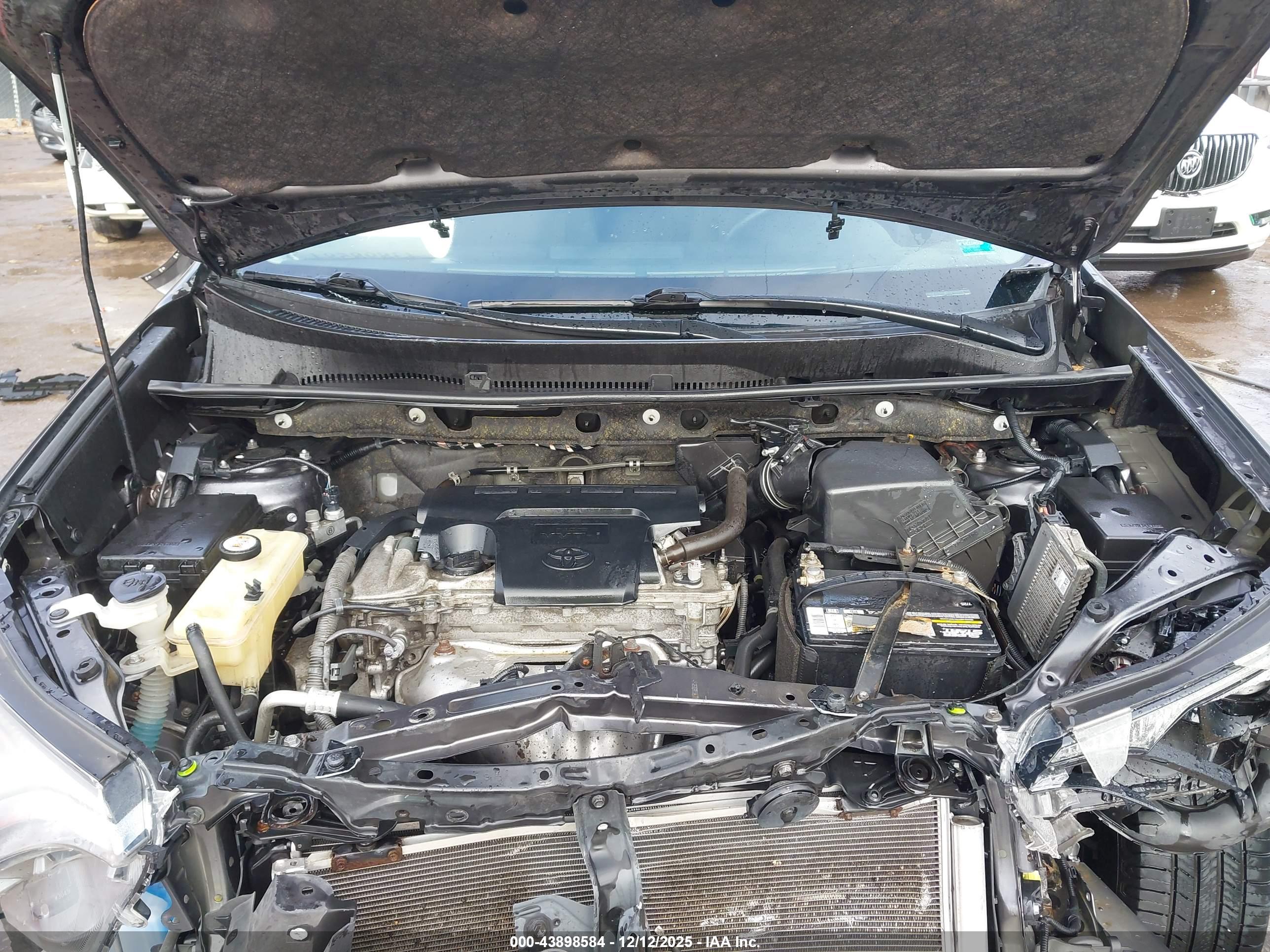 TOYOTA RAV4 image 10