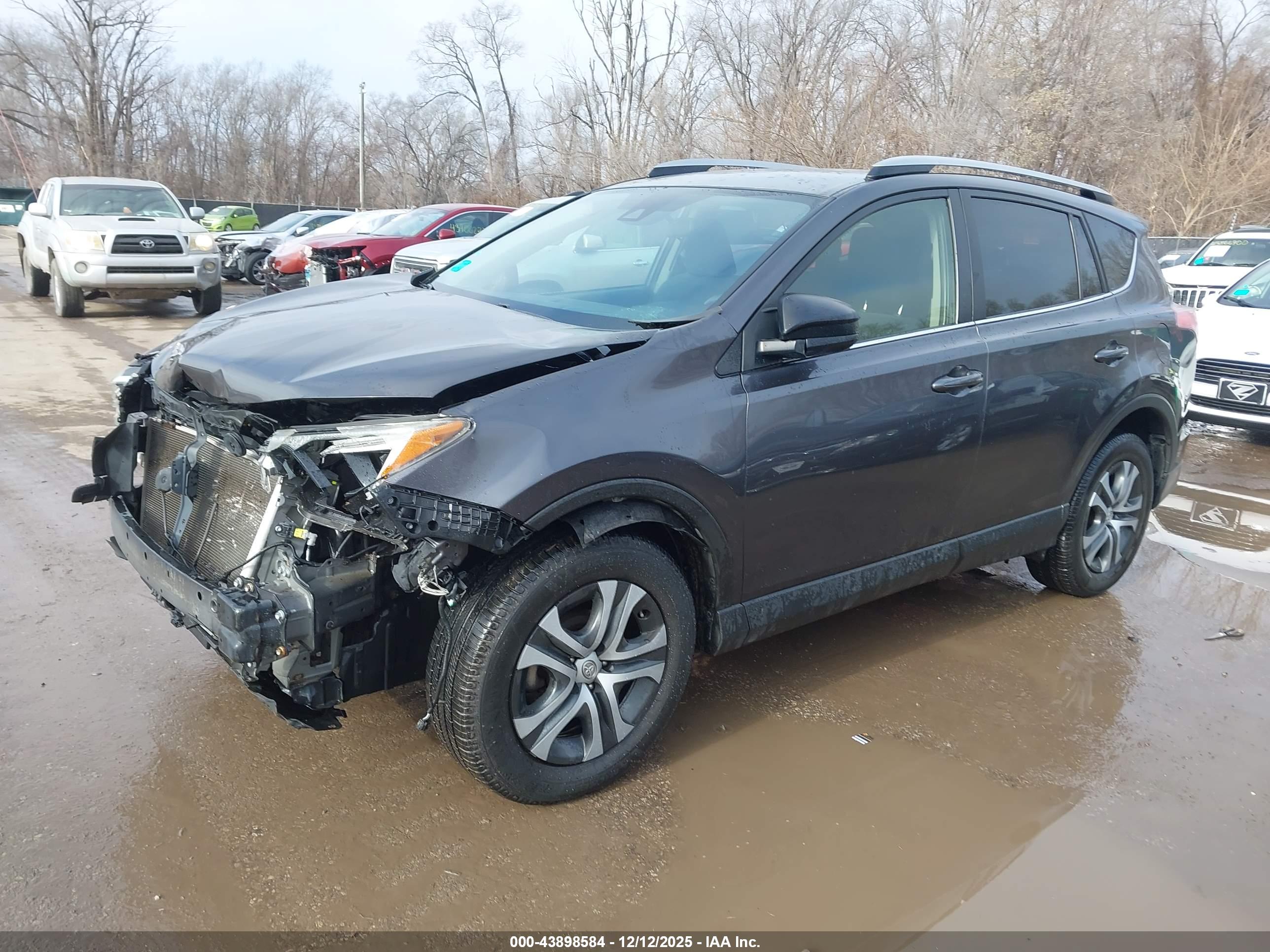 TOYOTA RAV4 image 2