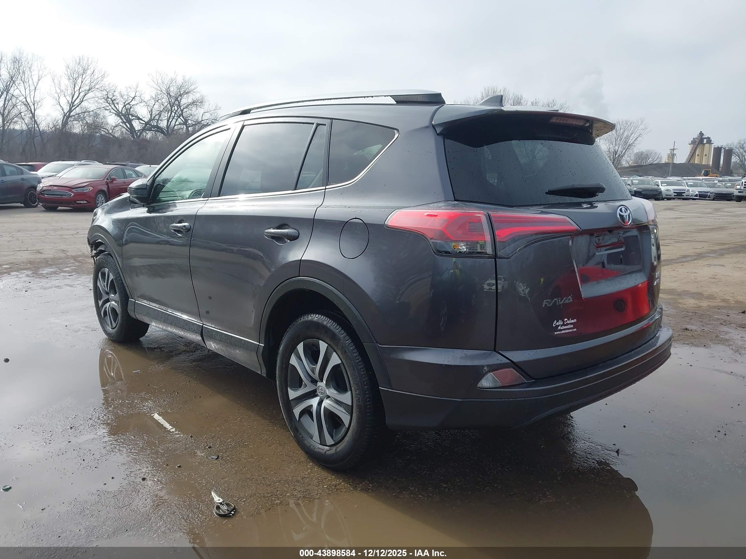 TOYOTA RAV4 image 3