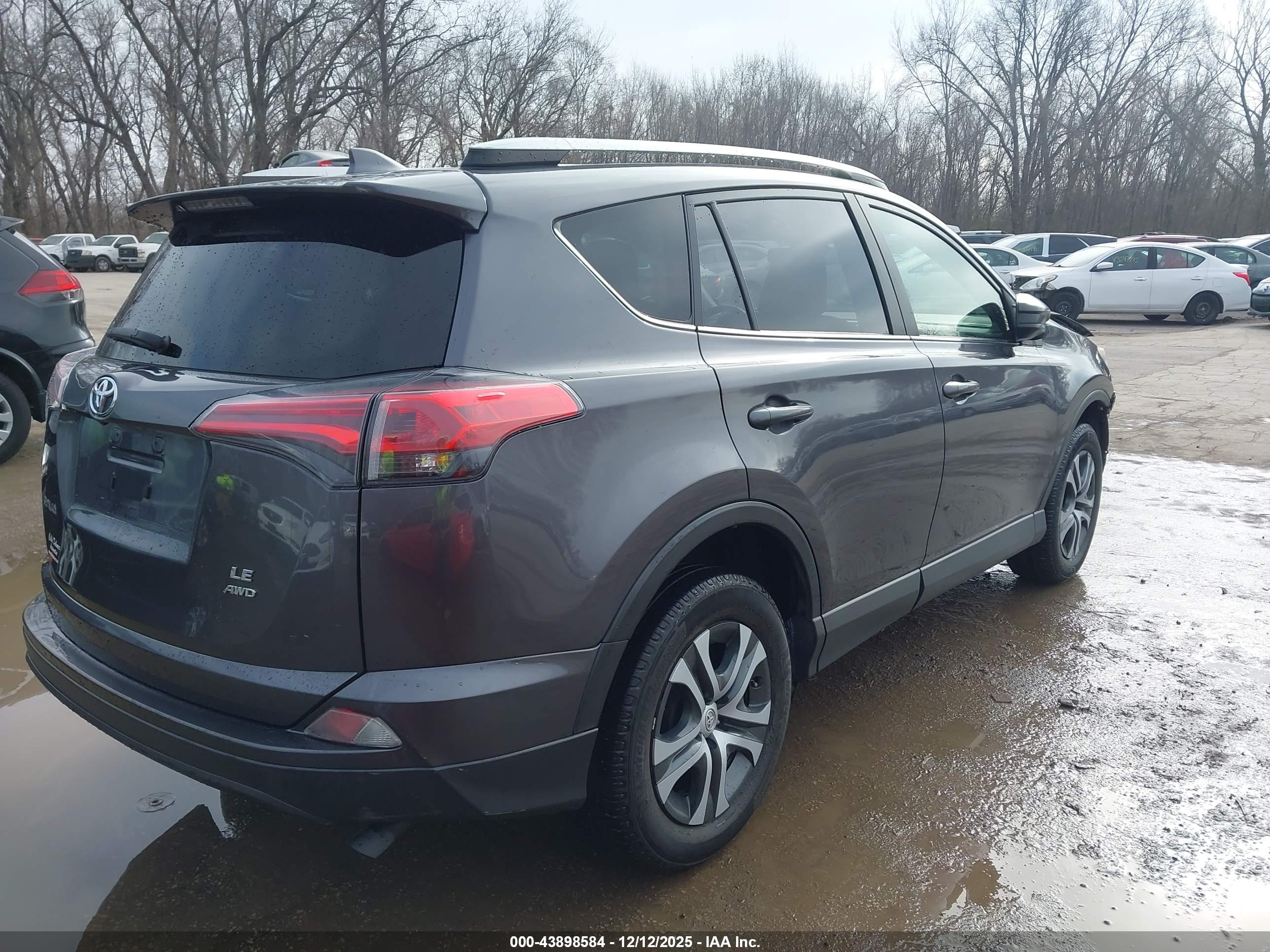TOYOTA RAV4 image 4