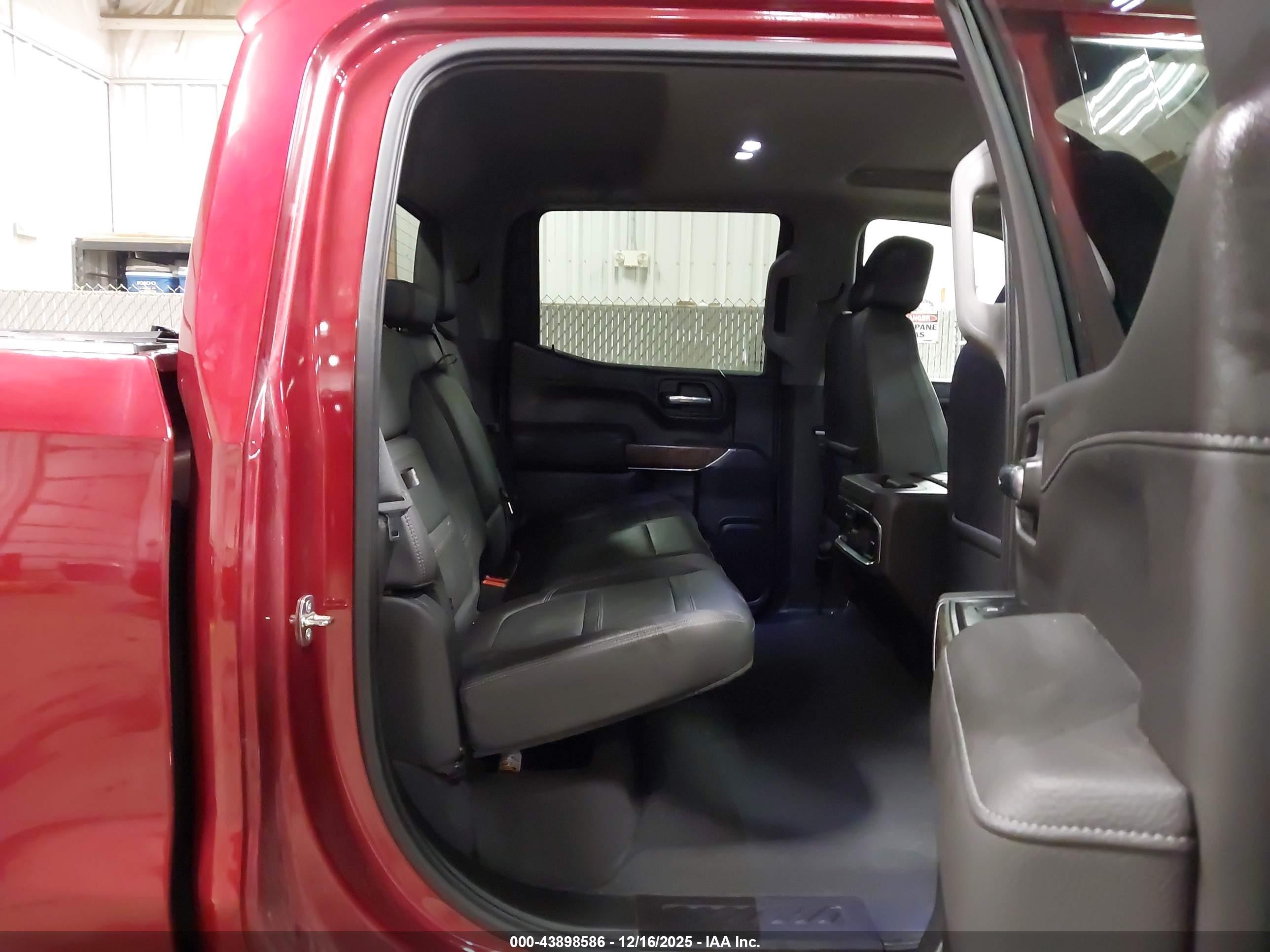 GMC SIERRA image 8